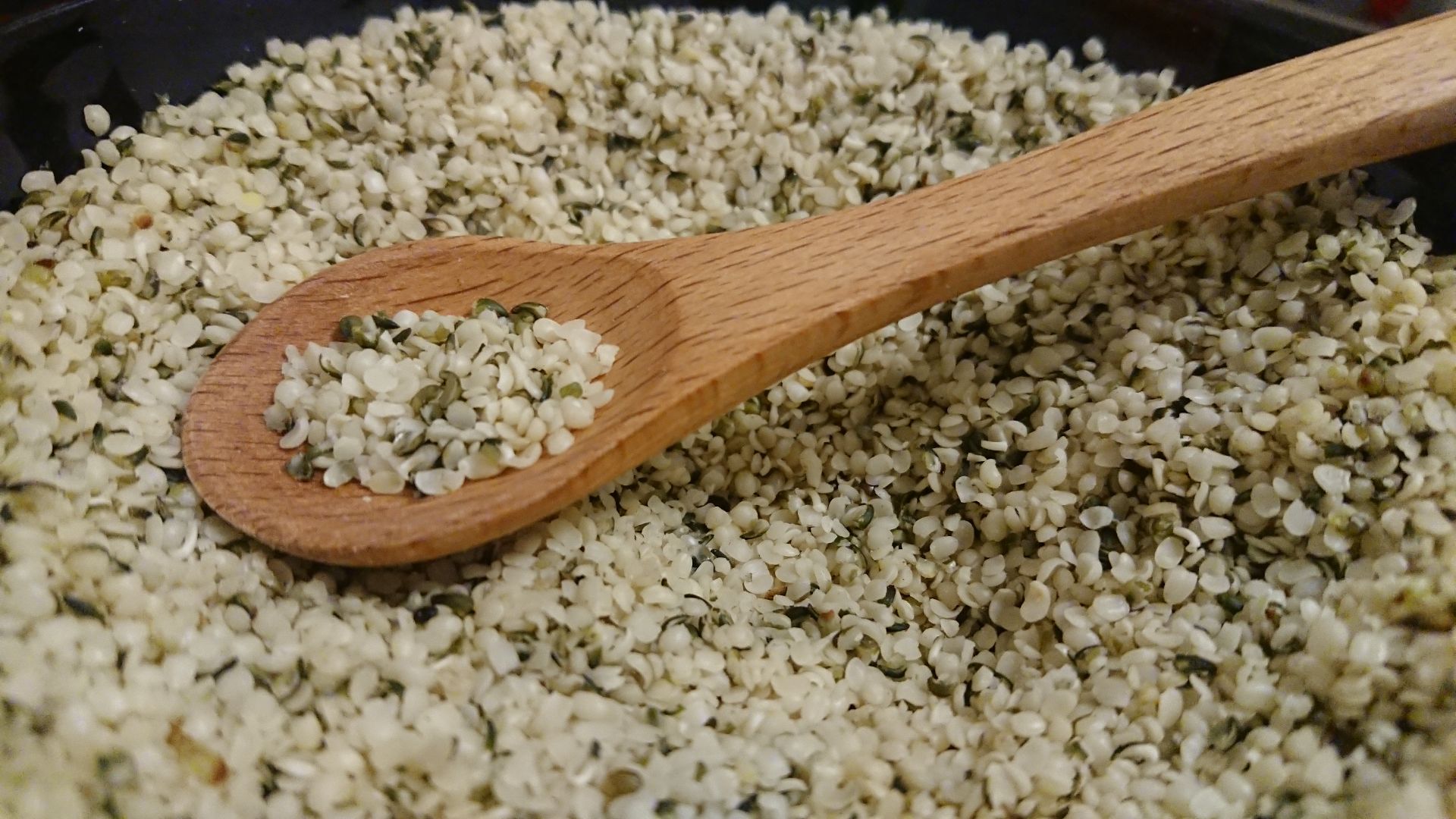 File:Hemp Seeds protein1.jpg