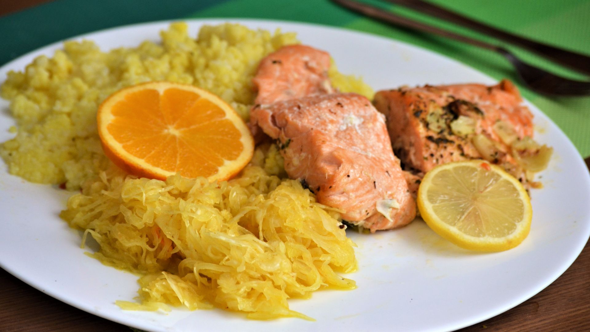 File:02021 0635 (2) Sauerkraut with salmon.jpg