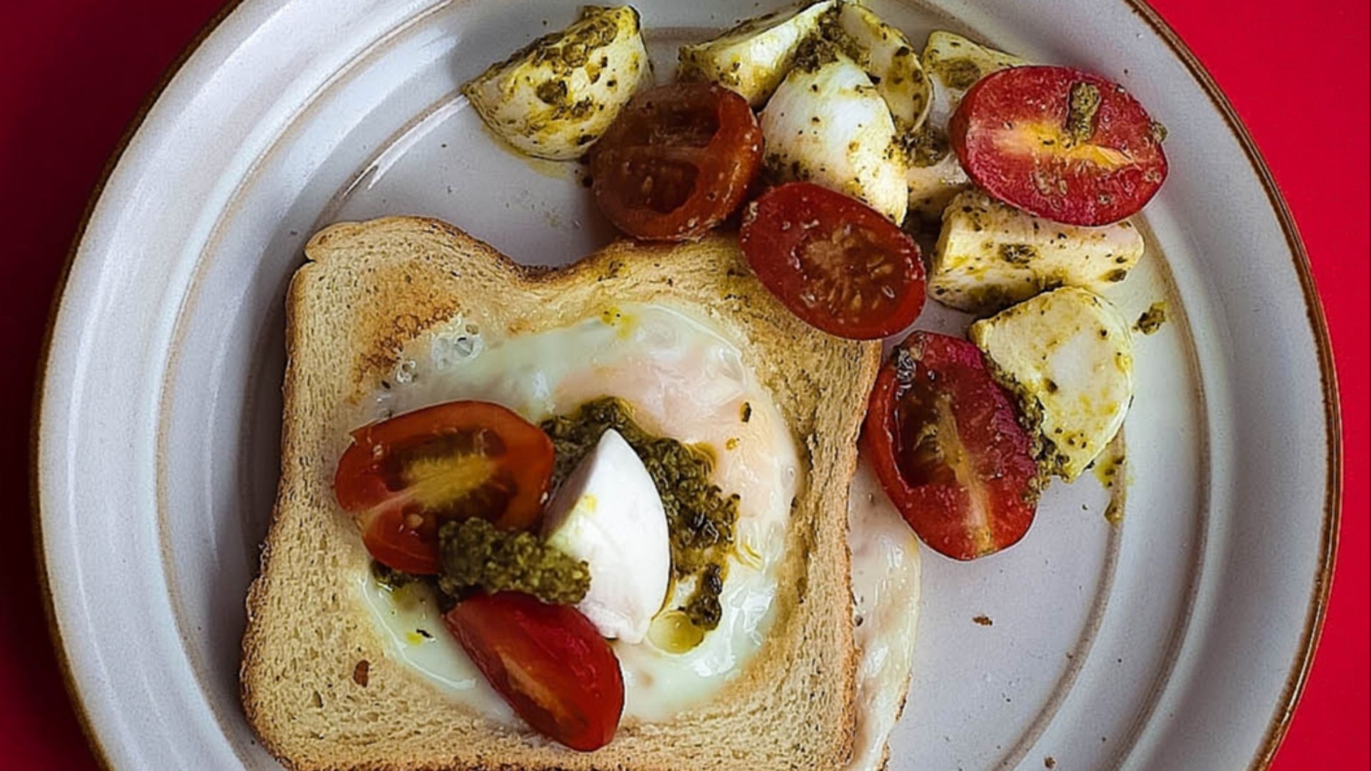 File:Egg in the basket-01.jpg