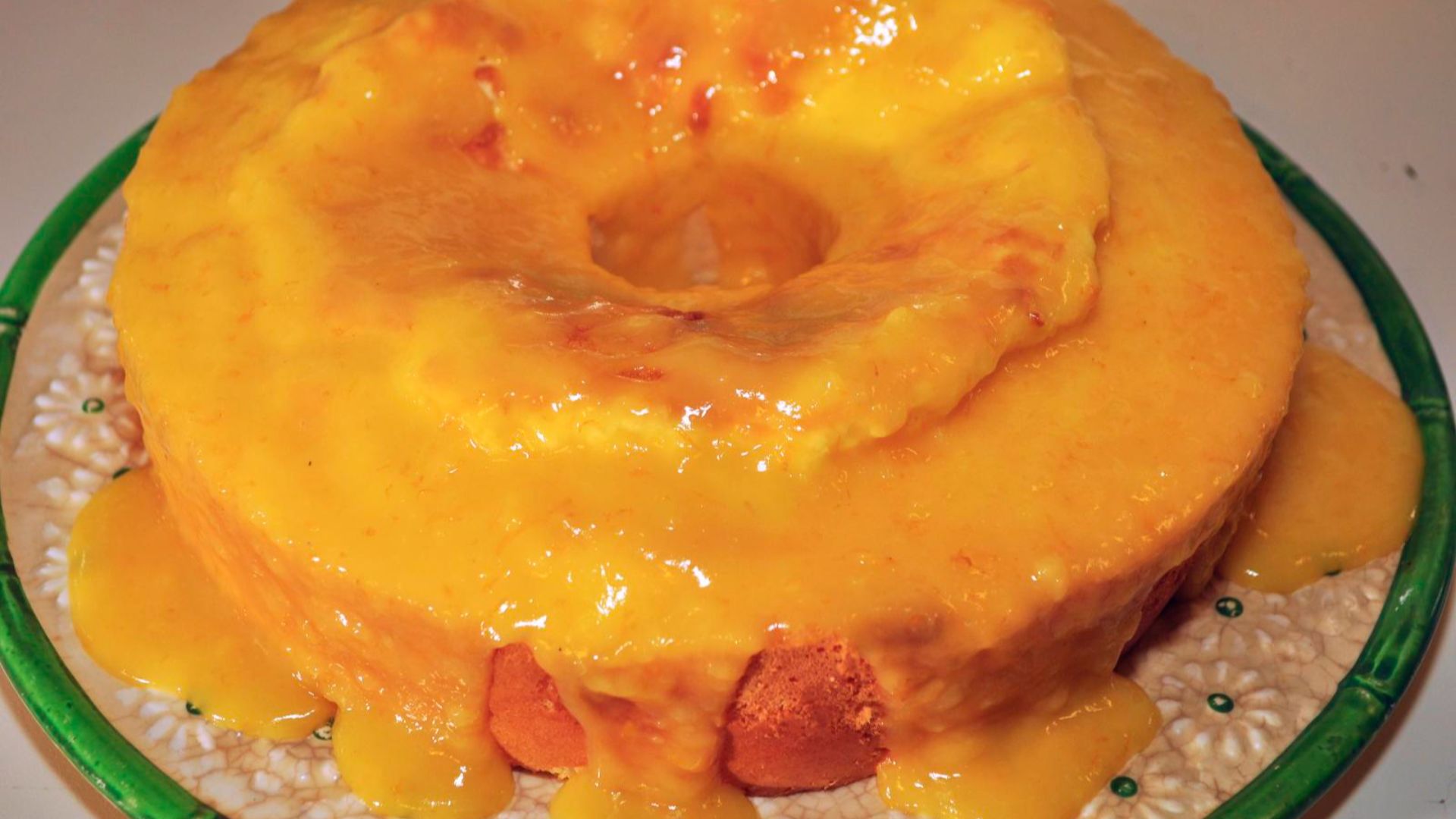 File:Mmm...orange angel food cake (5278215613).jpg