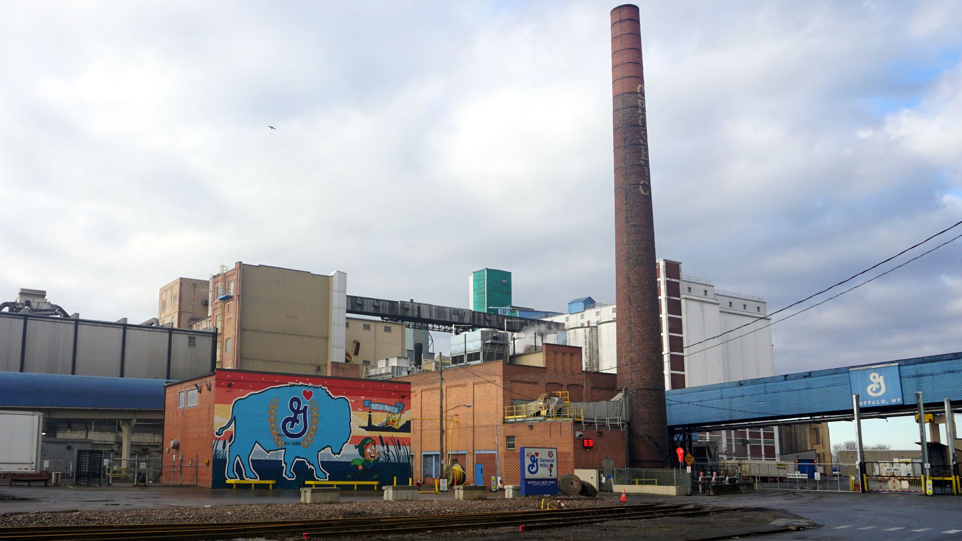 File:Buffalo December 2024 27 (General Mills plant).jpg