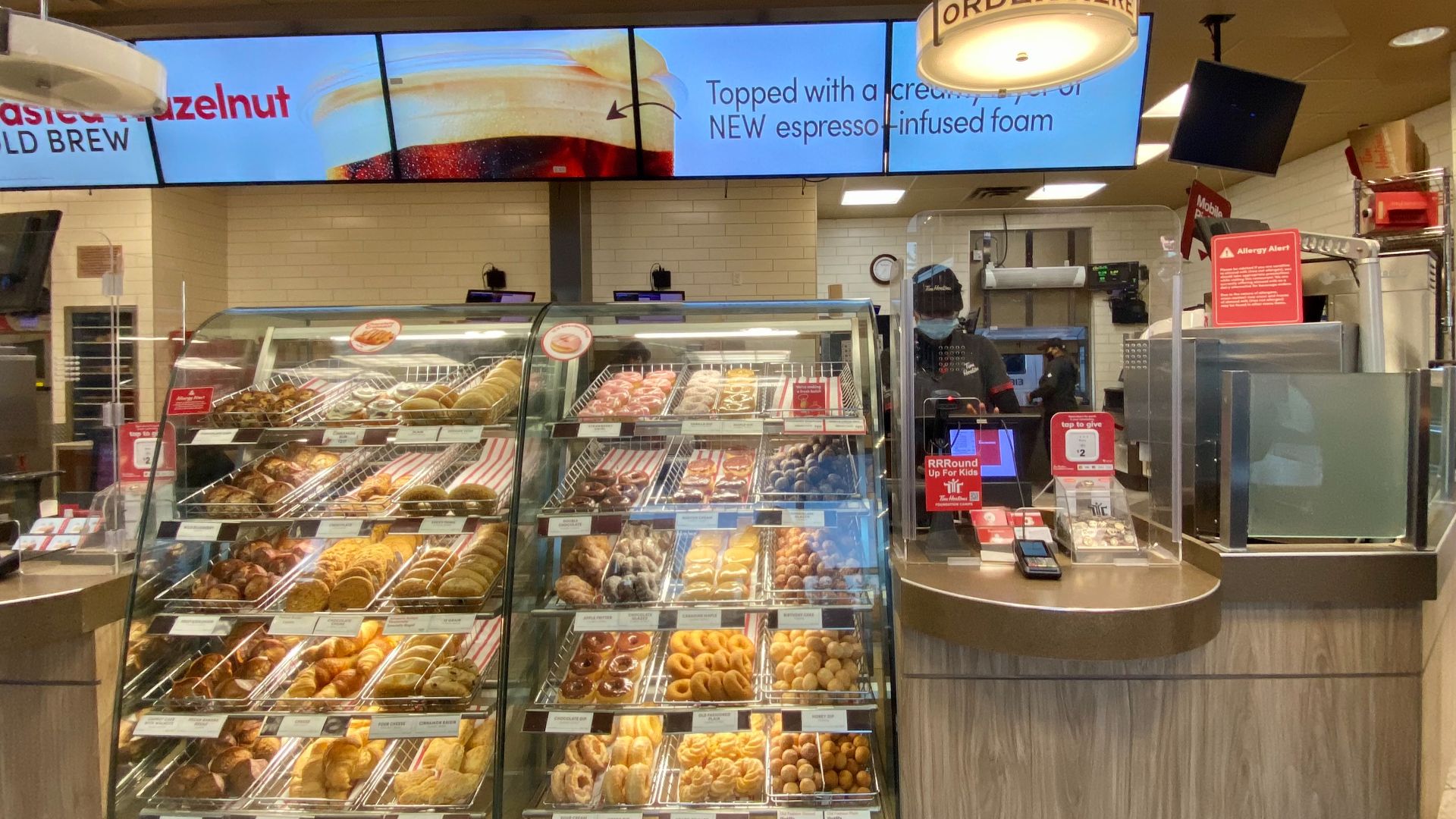 File:Tim Hortons, Calgary, Alberta province, Canada 🍁 April 2022 - 02.jpg