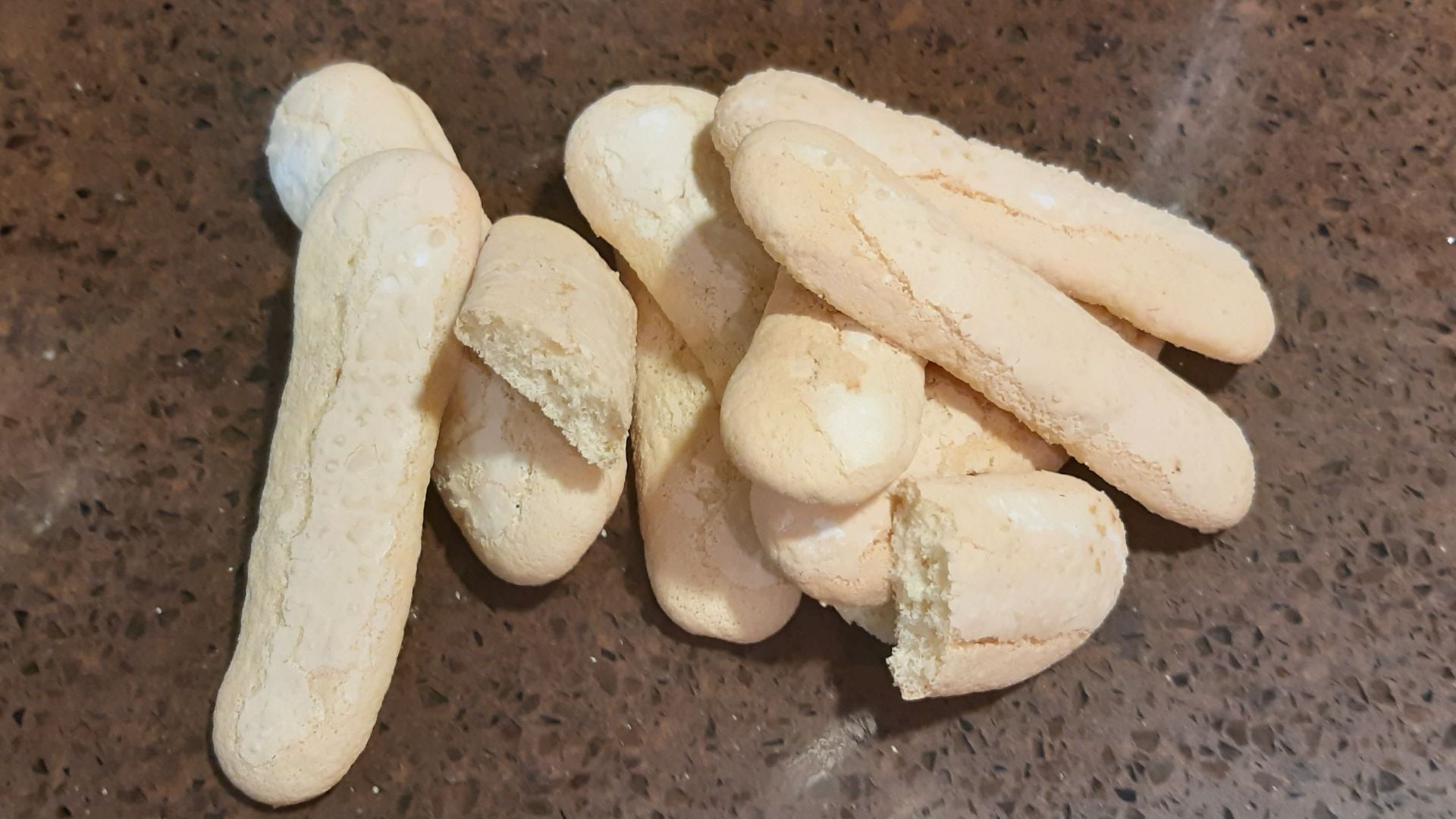 File:Bizcochos de soletilla.jpg