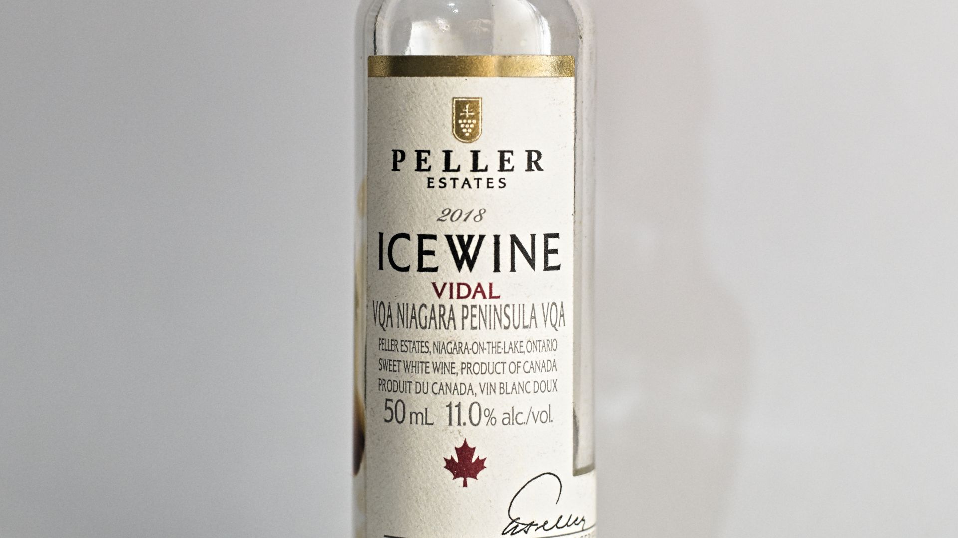 File:Ice wine minibottle.jpg