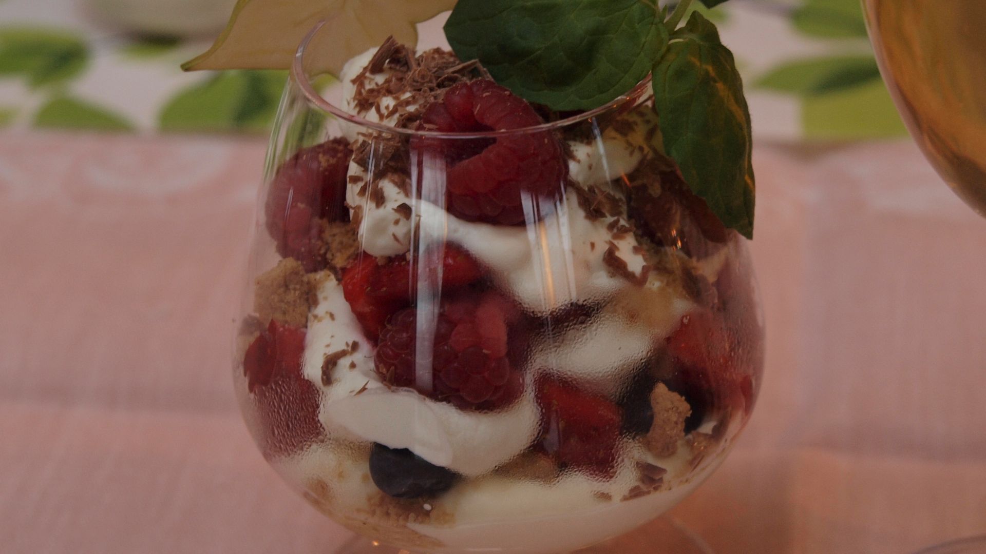 File:Self-made berry trifle in Kirkkonummi.jpg
