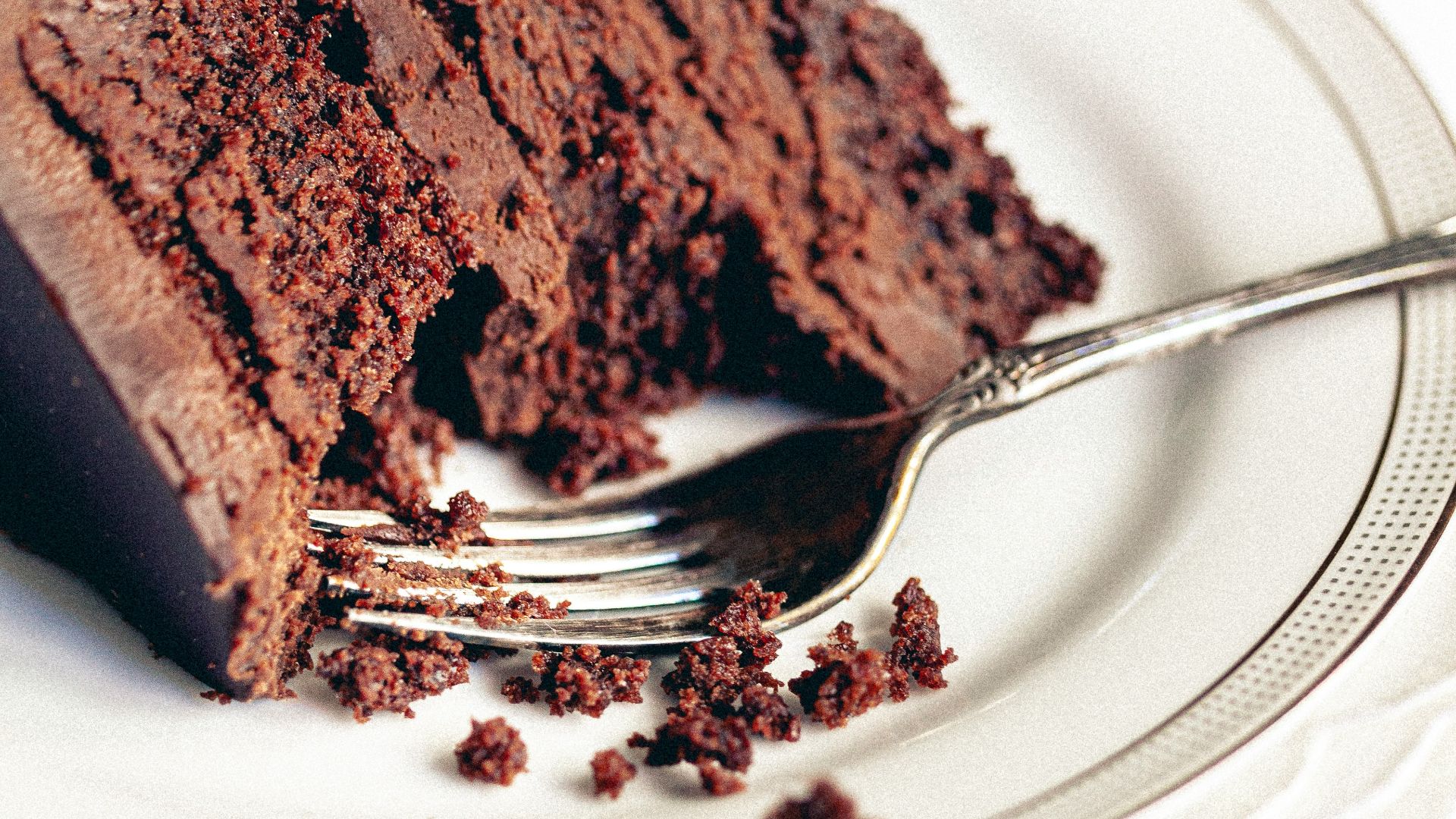 chocolate cake on plate
