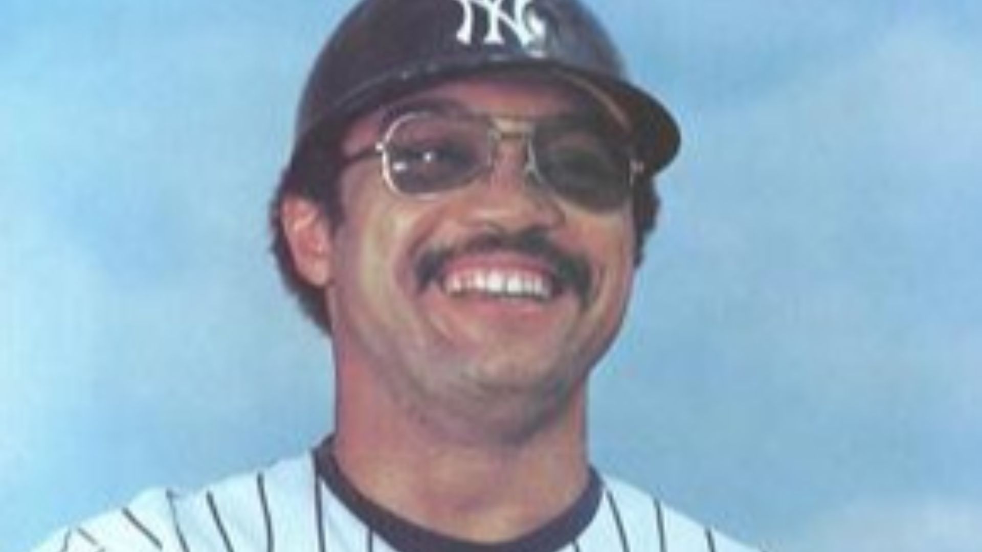 File:Reggie Jackson - New York Yankees - 1981.jpg