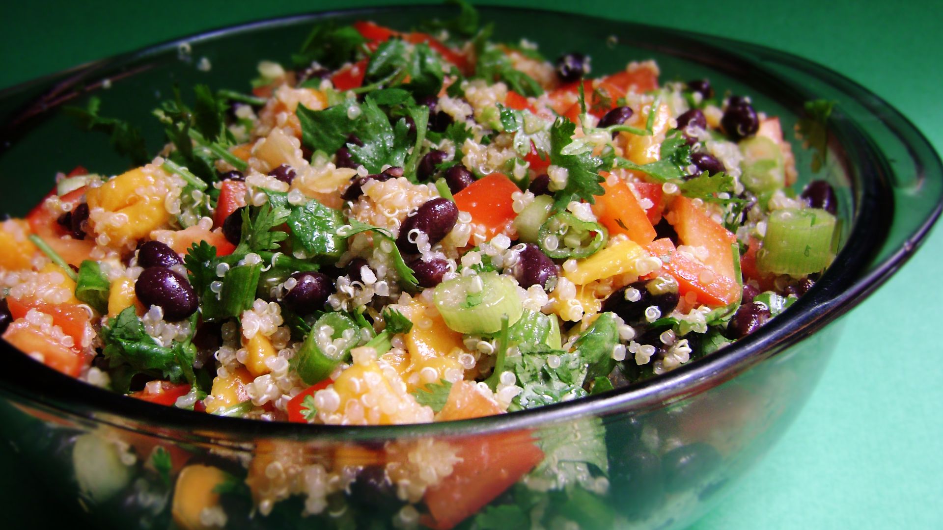 File:Quinoa, Black Bean, and Mango Salad.png