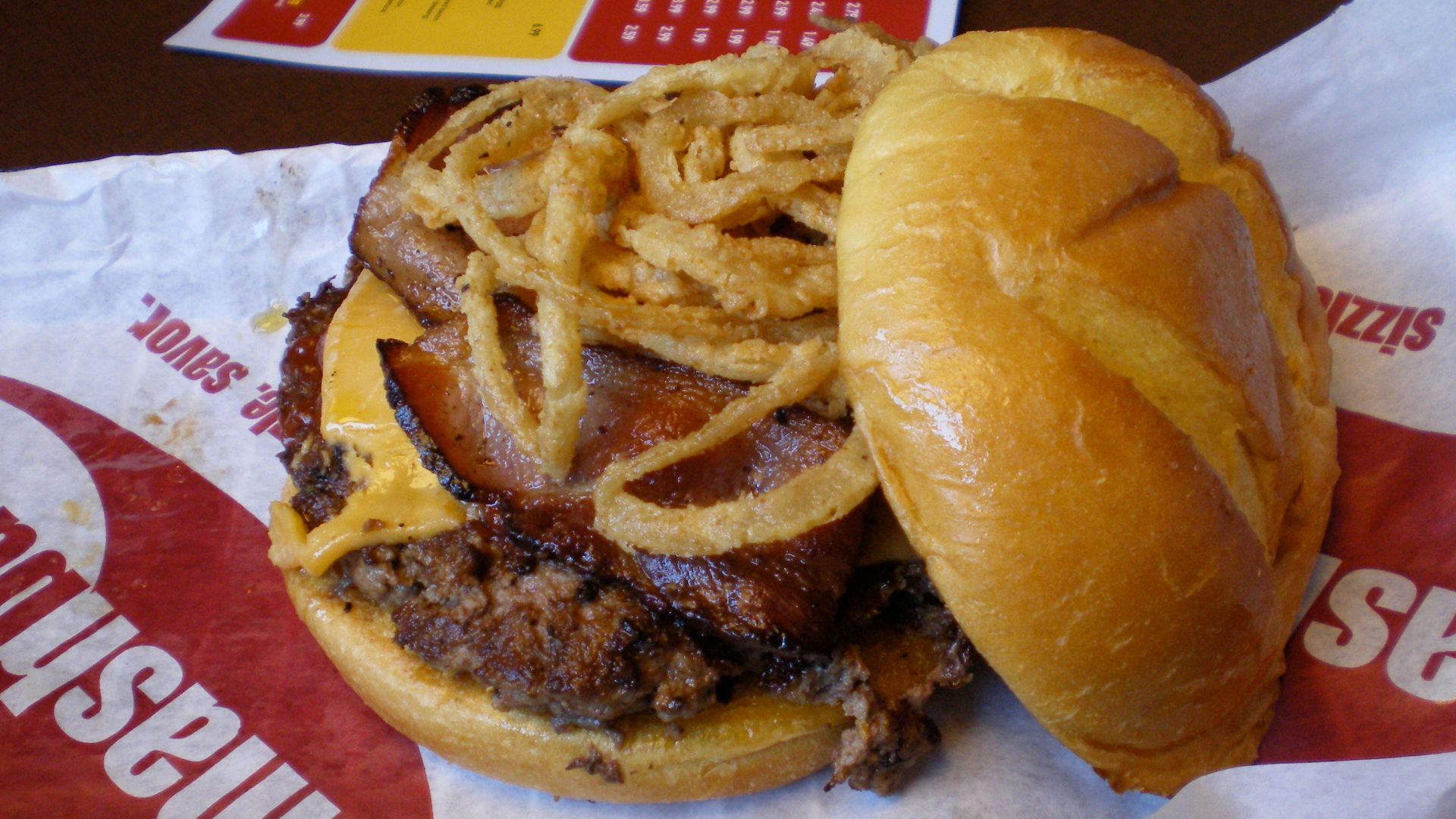 File:Smashburger BBQ bacon cheddar burger with deep-fried onions (1).jpg