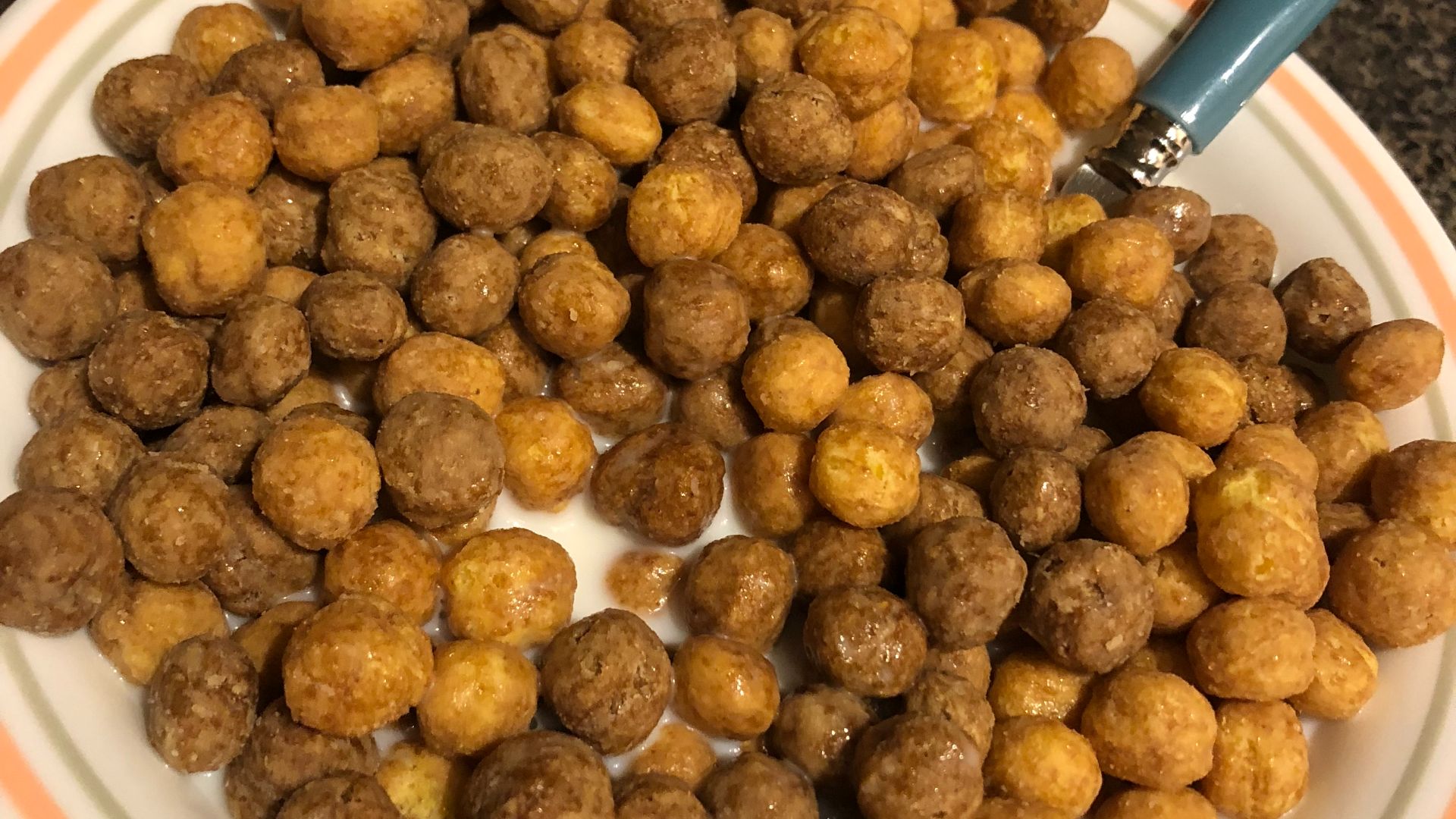 File:Bowl of Reeses Puffs.jpg