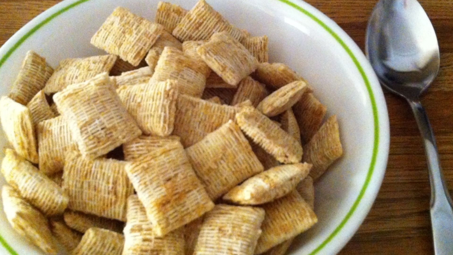 File:Bite-sized shredded wheat.JPG