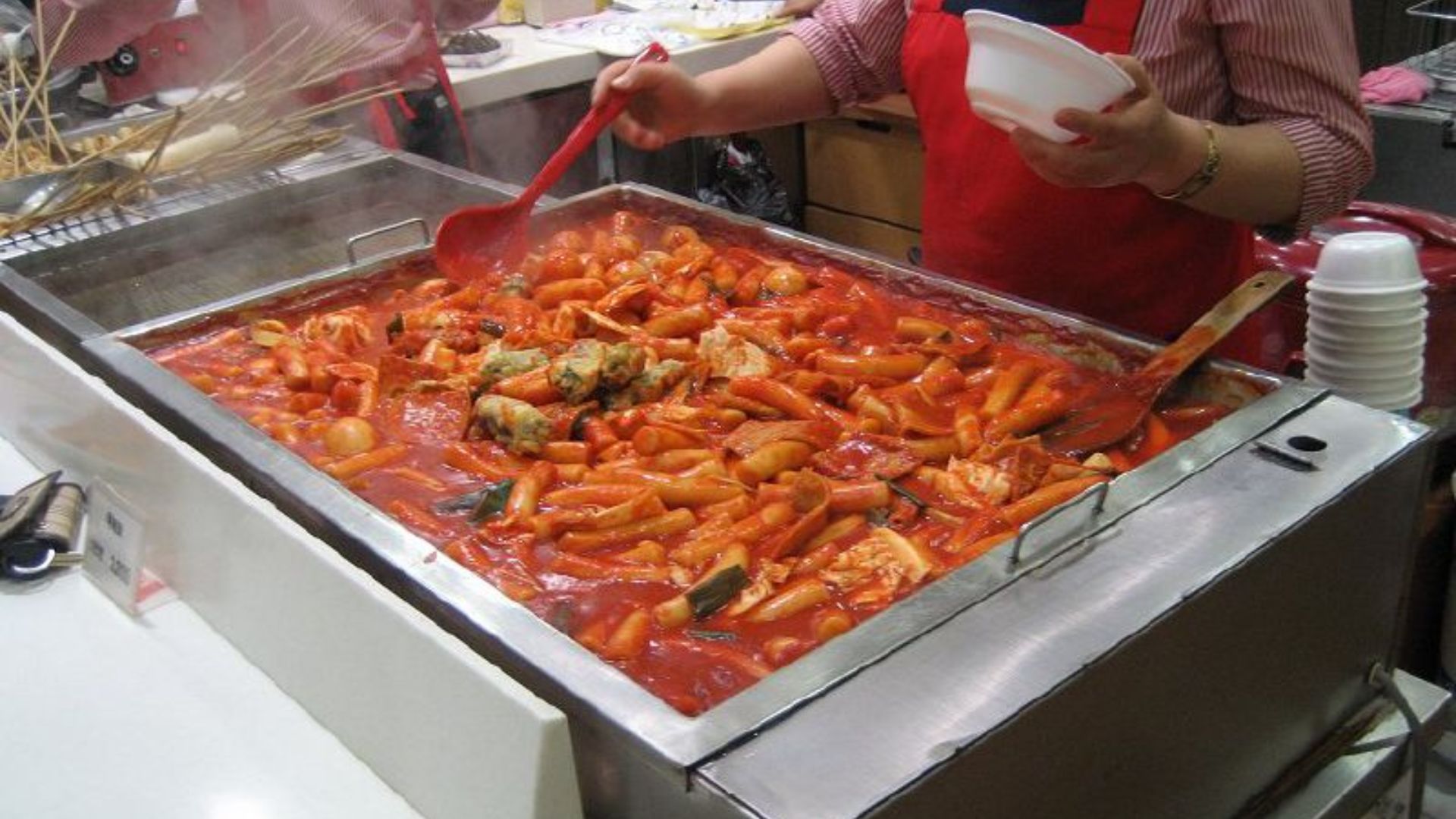 File:Korean.snacks-Tteokbokki-03.jpg