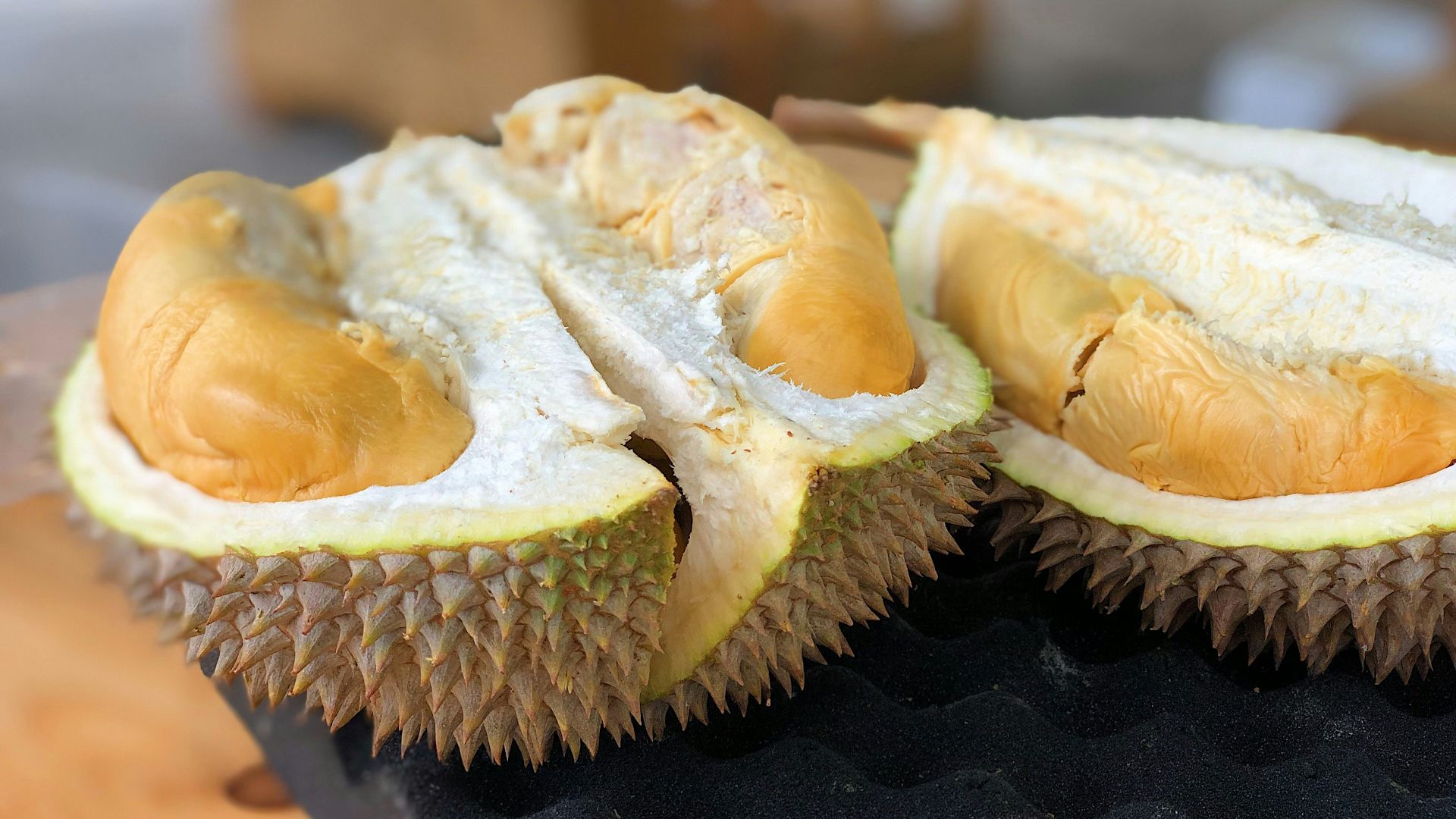shallow focus photo of sliced fruit