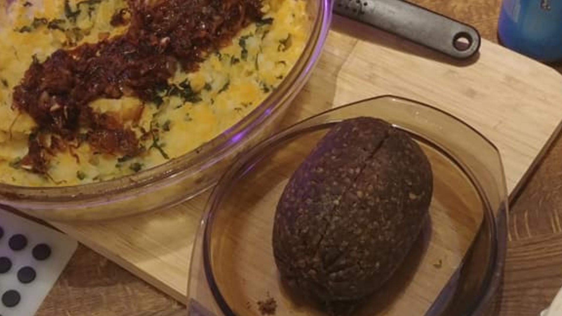 File:Clapshot, haggis, bannocks and cheese.jpg