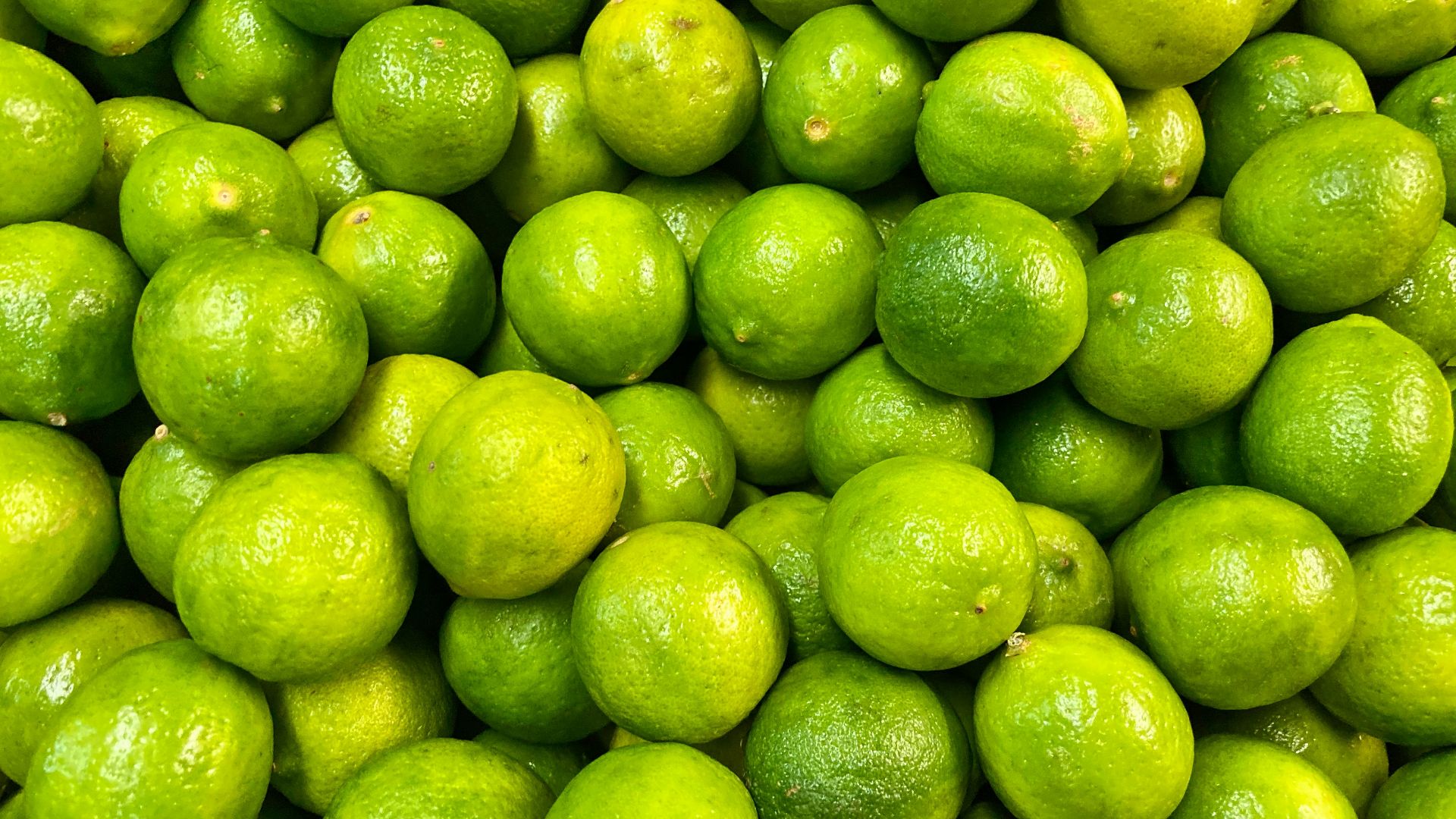 close up photo of green lime
