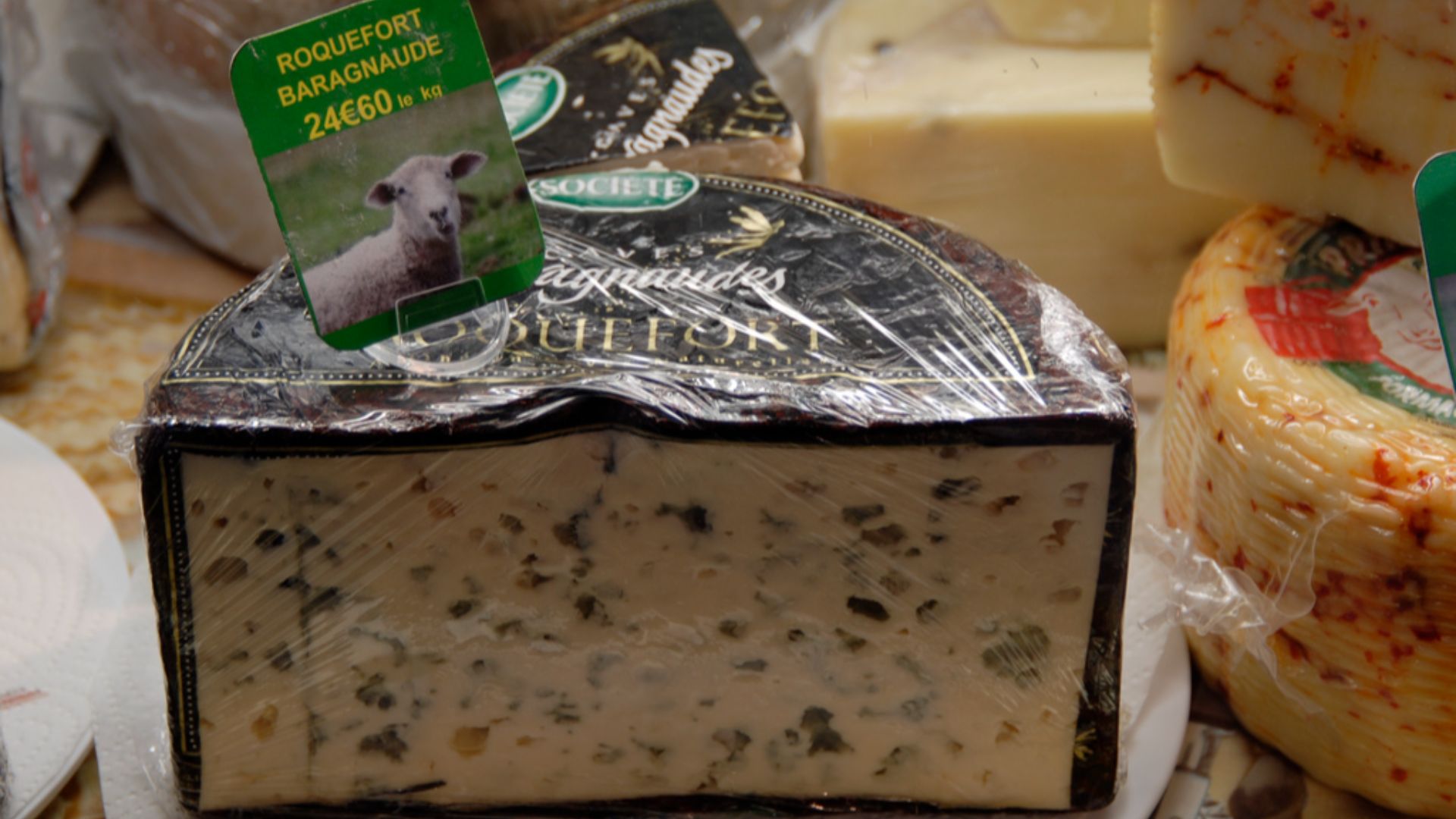 File:Roquefort Cheese Grenoble.jpg