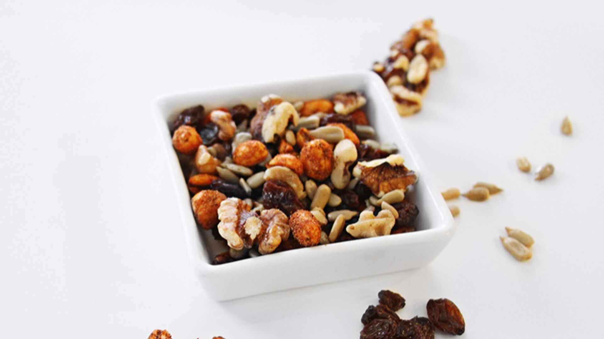File:Trail Mix Flamin' Cajun walnuts sunflower seeds raisins cajun seasoning peanuts snack treat (27818931214).jpg