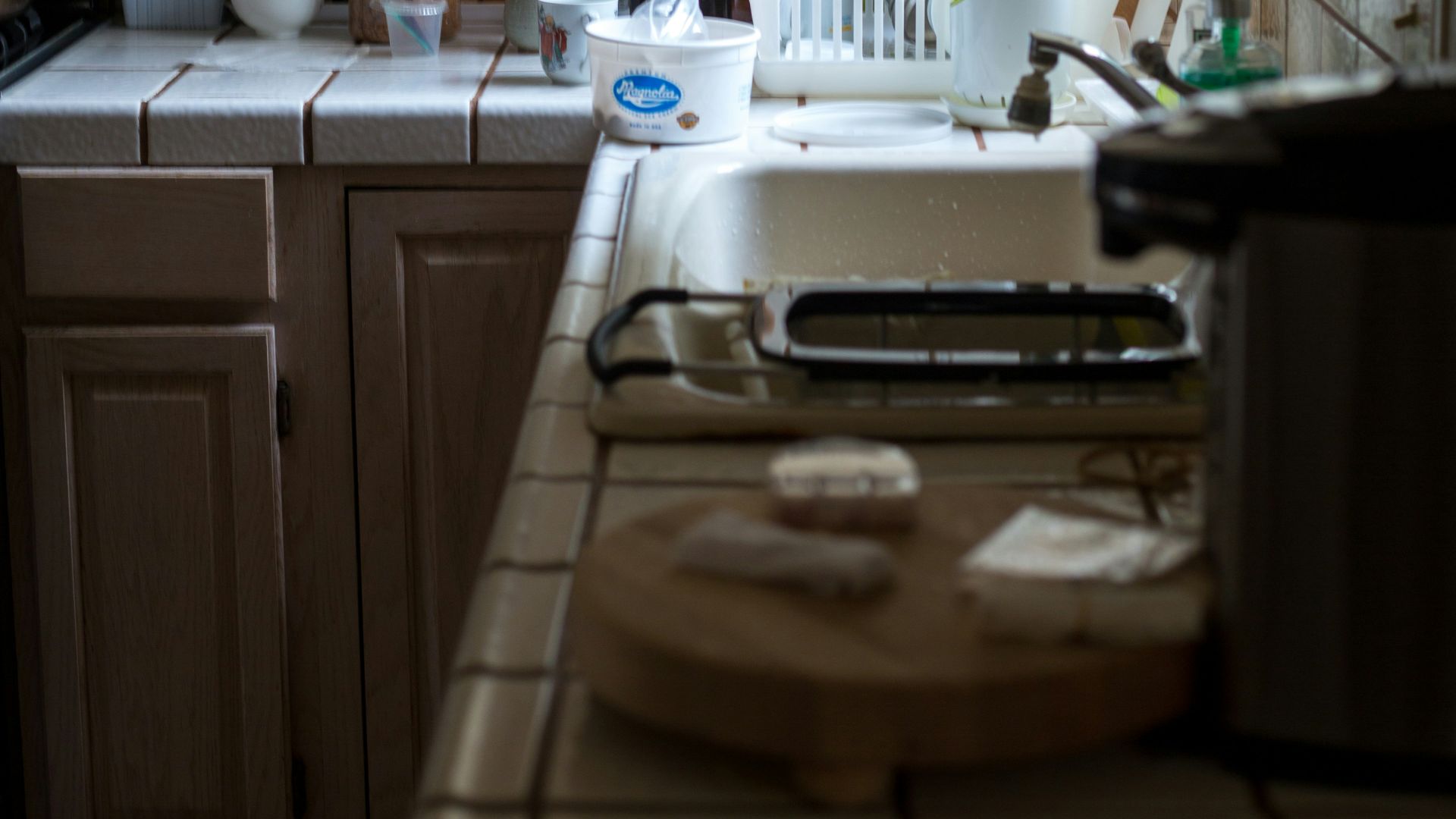 white wooden kitchen cabinet