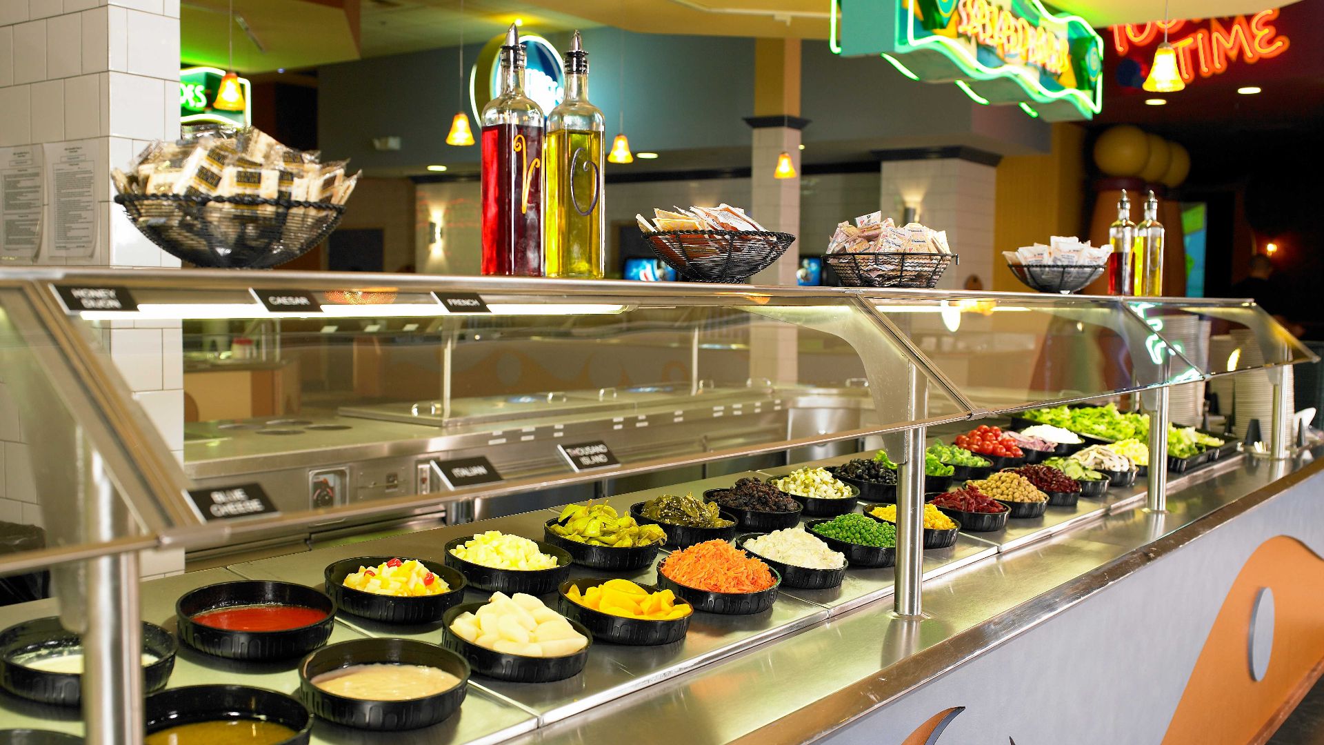 File:Johns Inc Salad Bar Buffet.jpg - Wikimedia Commons