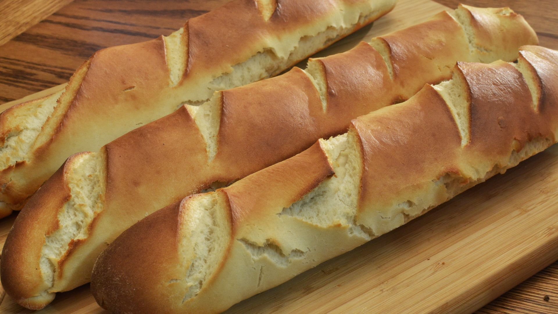 File:Fresh baguettes 01.jpg