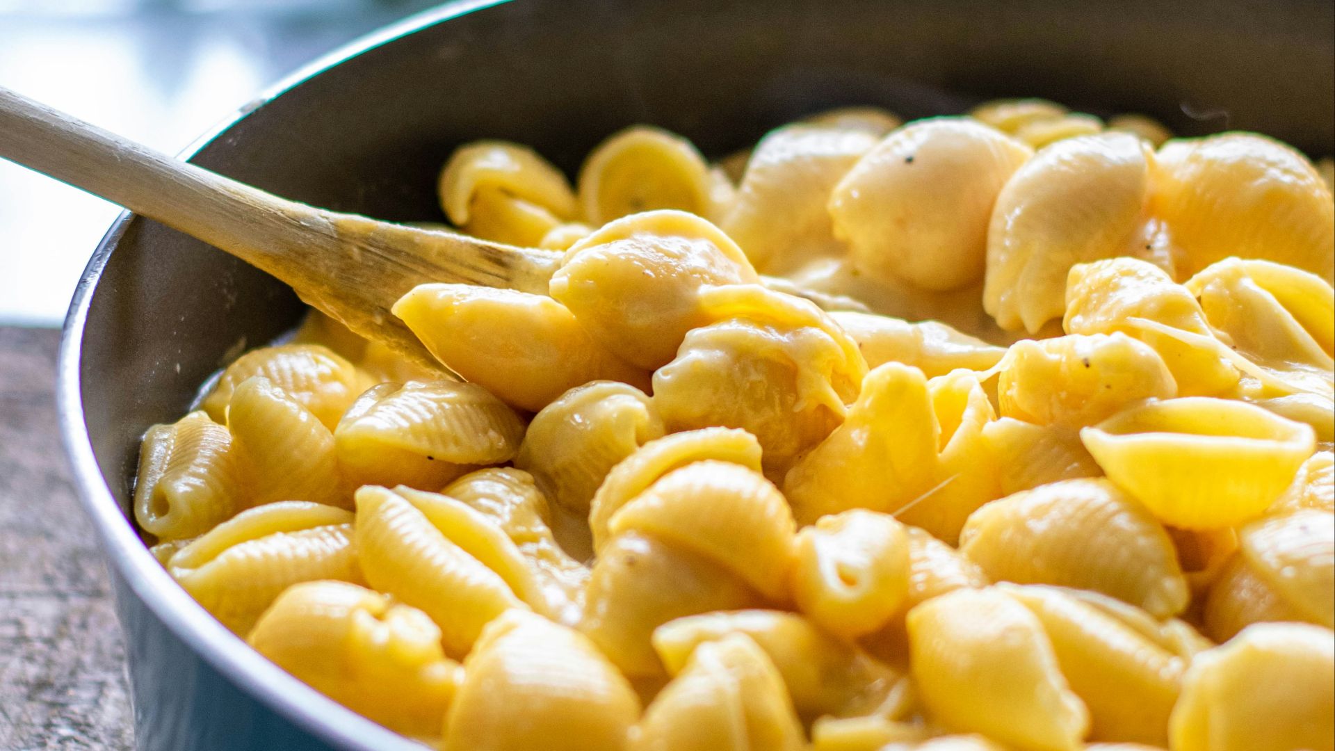 a bowl of macaroni and cheese