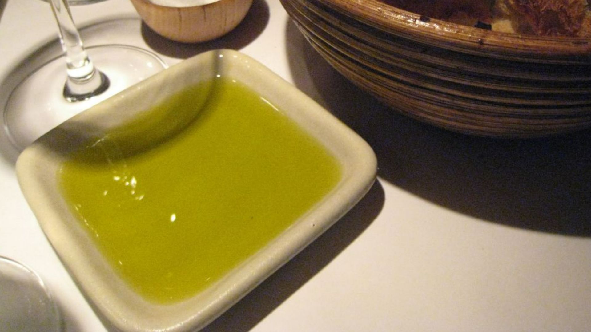 File:Artisan bread with olive oil and salt.jpg