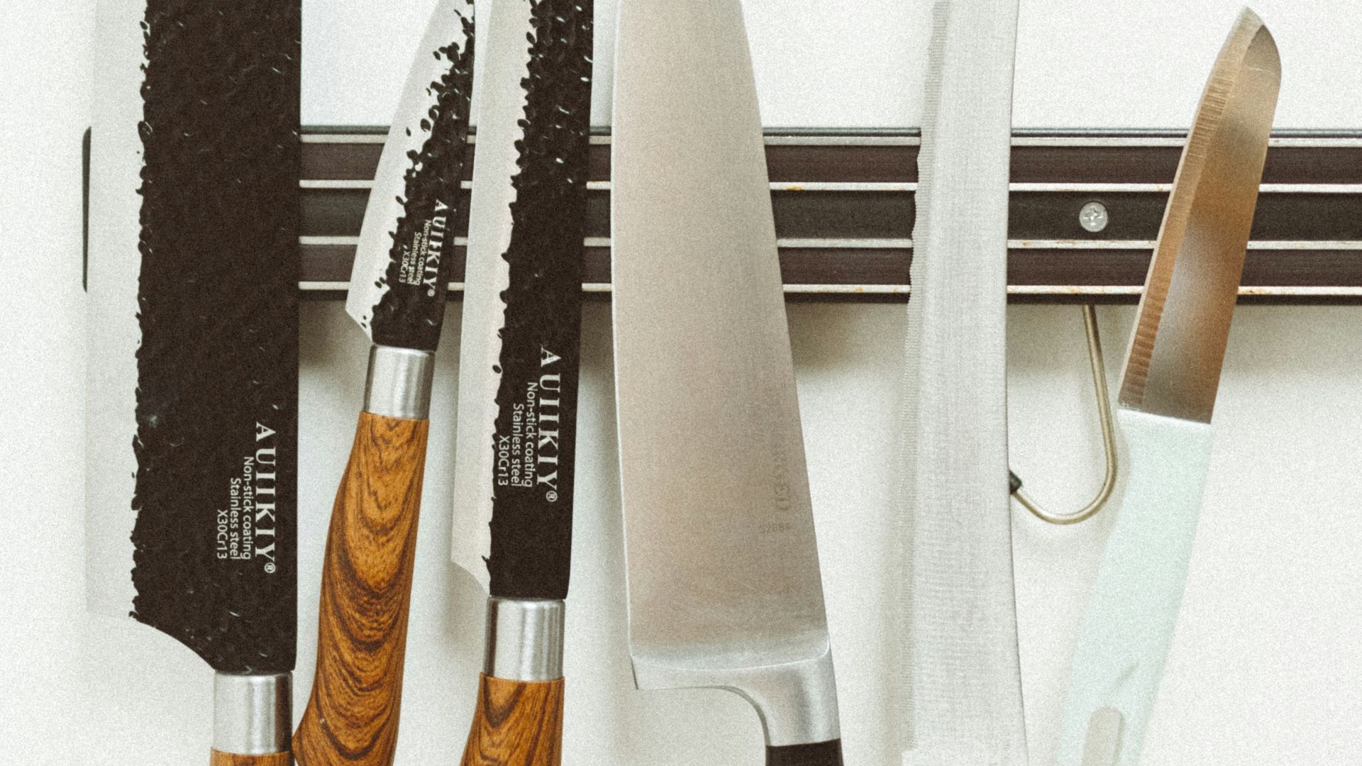 assorted-color kitchen knives