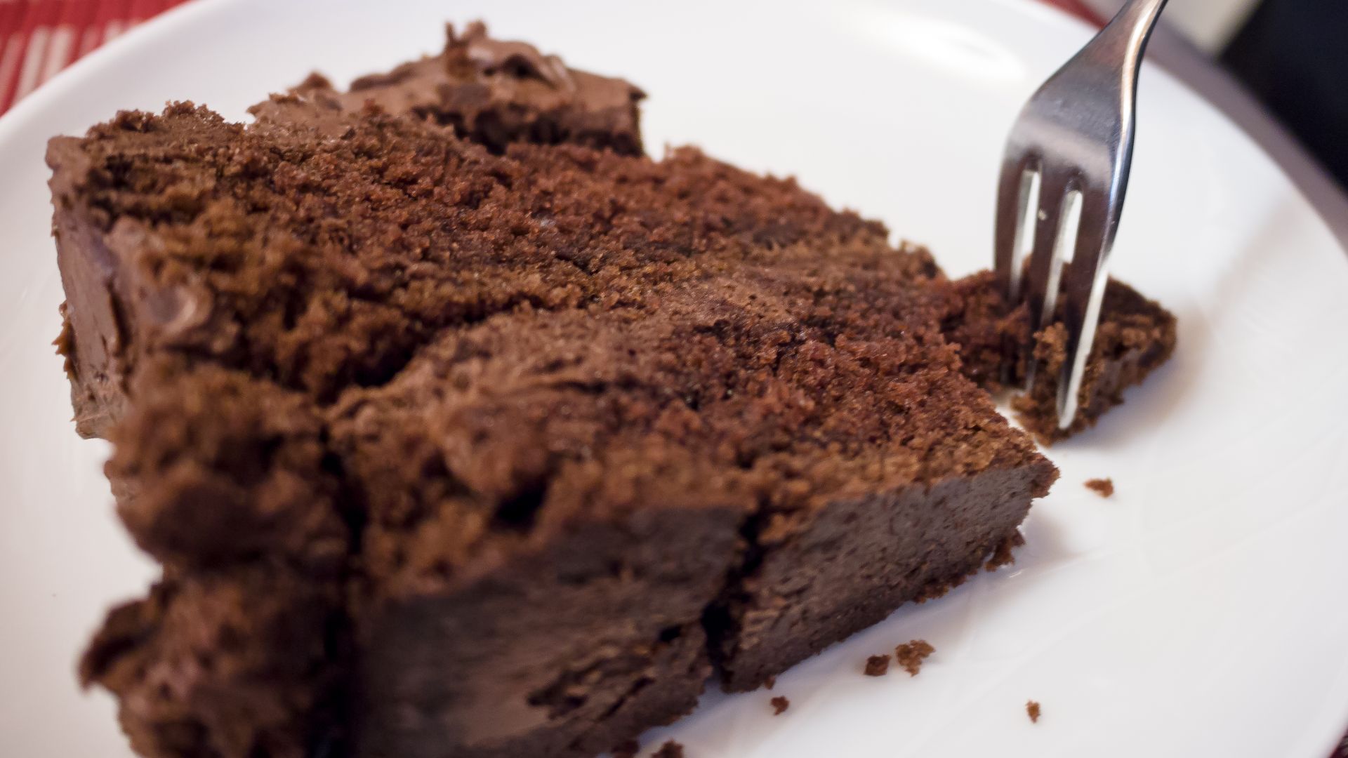 File:Chocolate fudge cake (6953780292).jpg