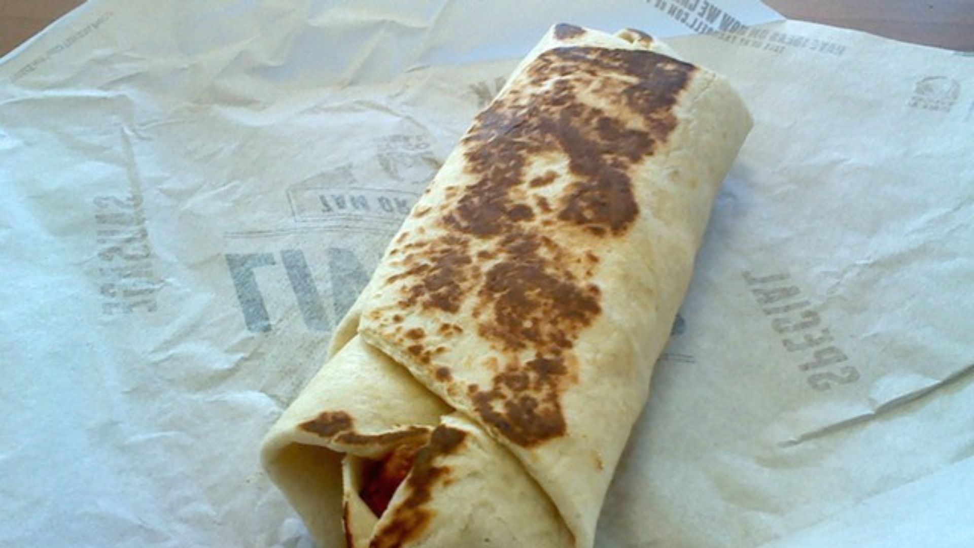 File:Taco Bell Fiesta Potatoes Grilled Breakfast Burrito 1 (14735608969).jpg