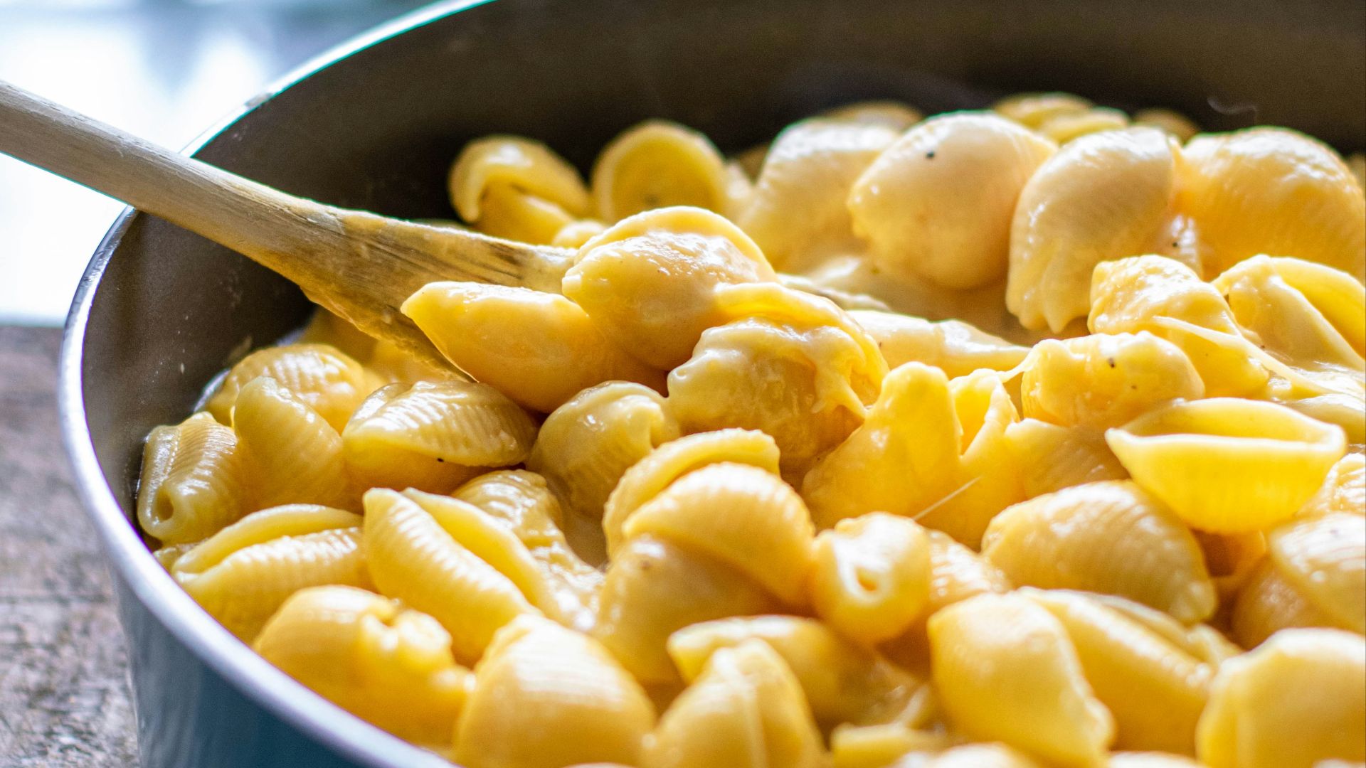 a bowl of macaroni and cheese