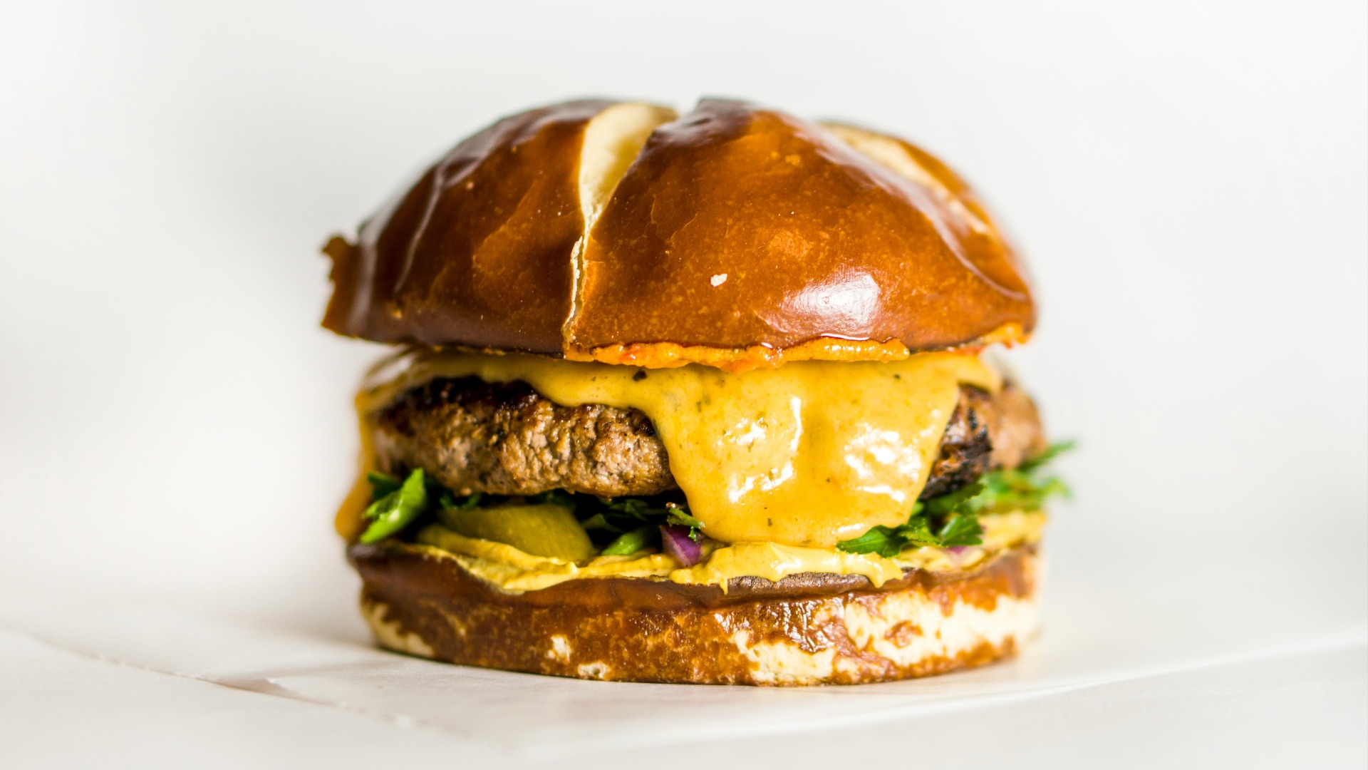 shallow focus photo of hamburger