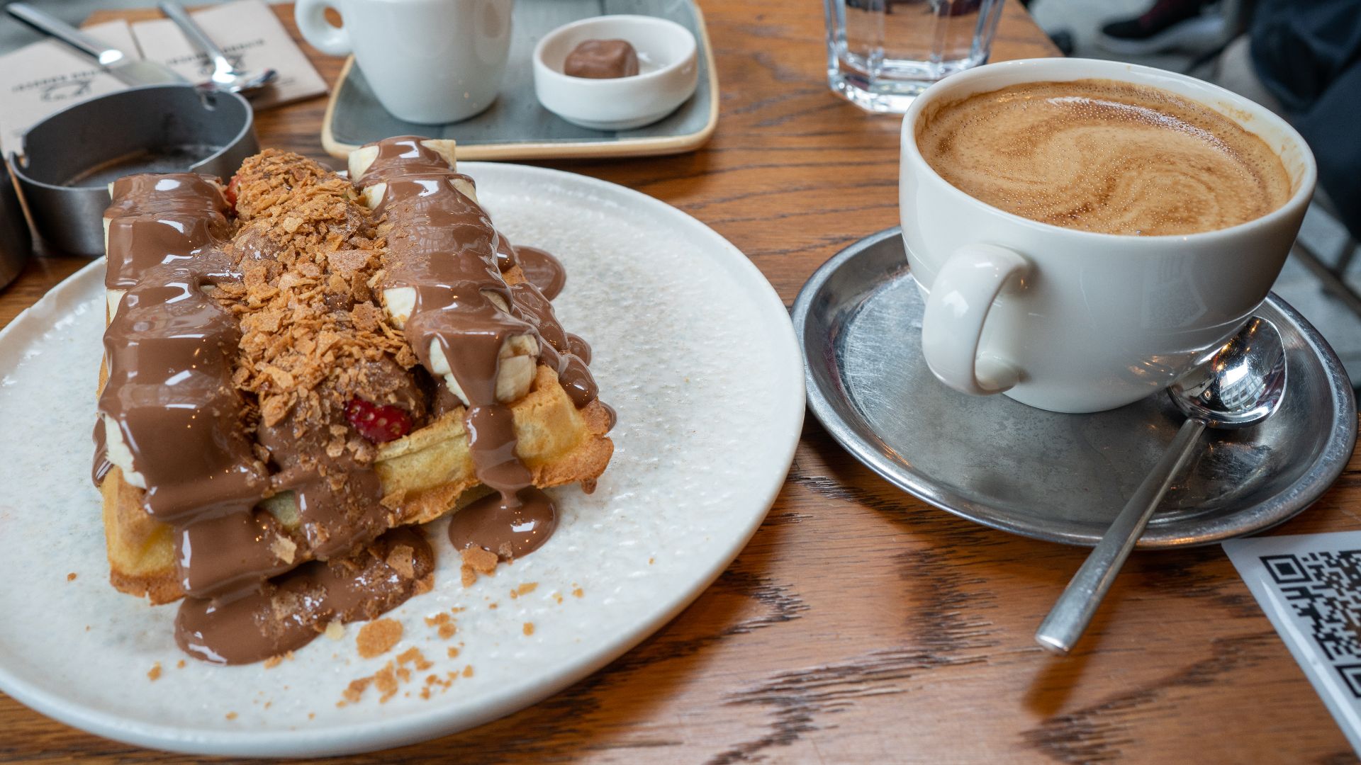 File:Belgian Waffle and Turkish Coffee (52556941749).jpg