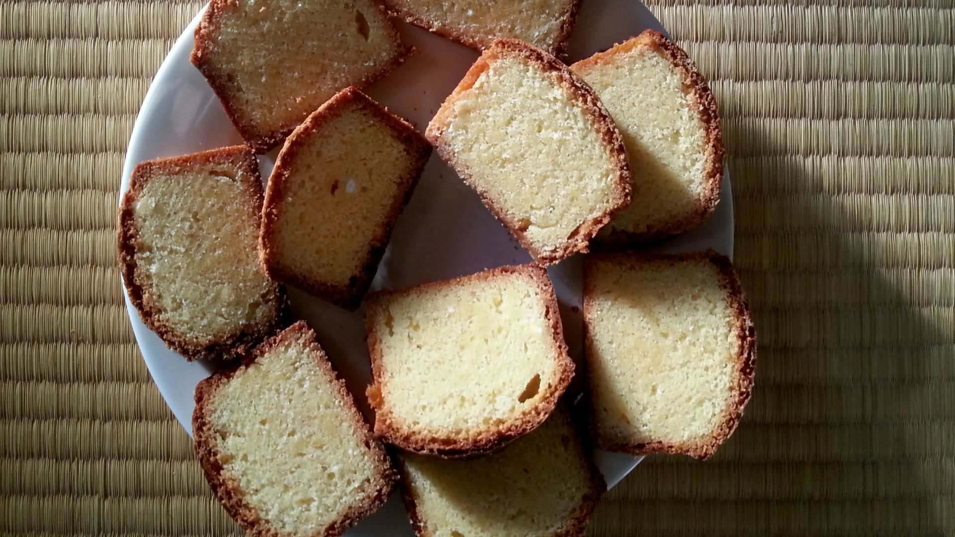 File:Sliced pound cake.jpg