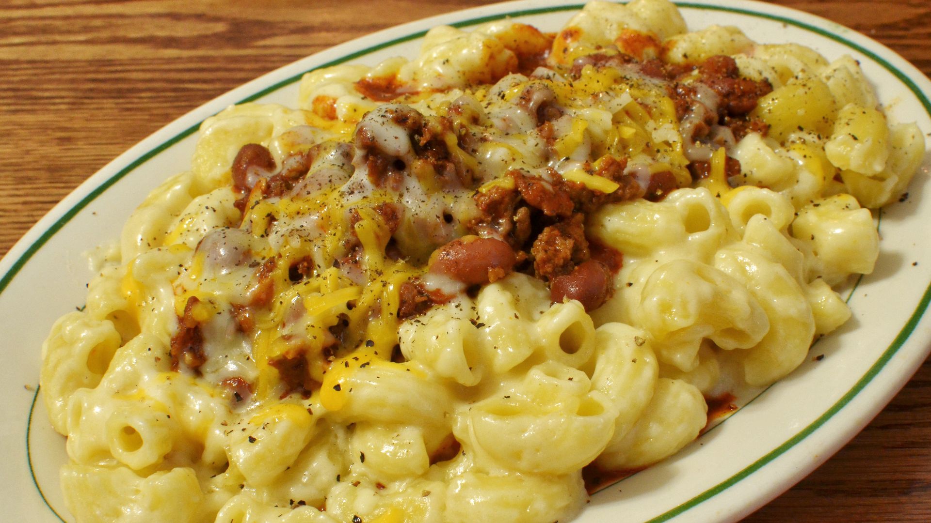 File:Chili mac and cheese.jpg