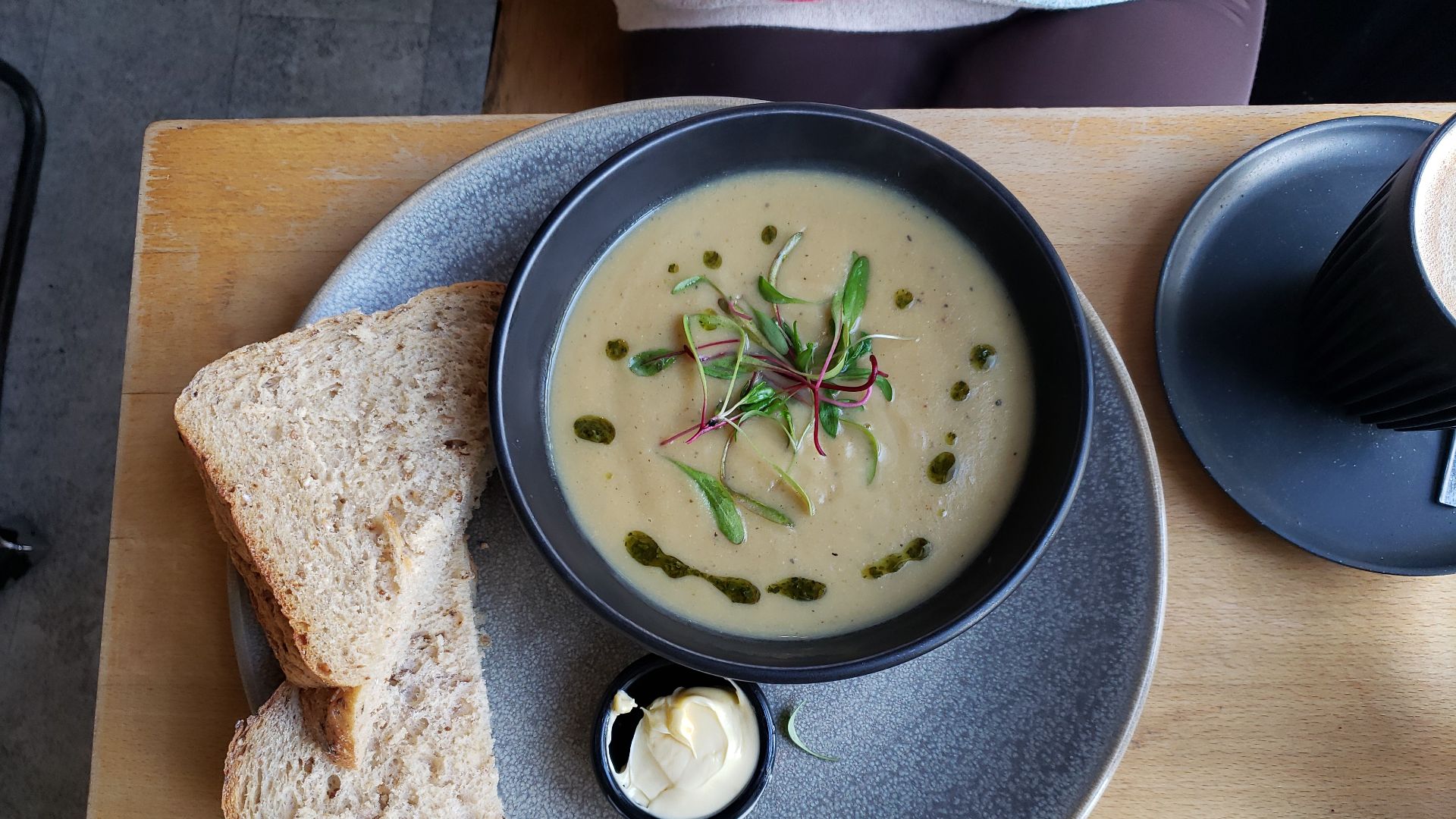 File:Cauliflower and potato soup - T @ Hove 2023-10-22.jpg