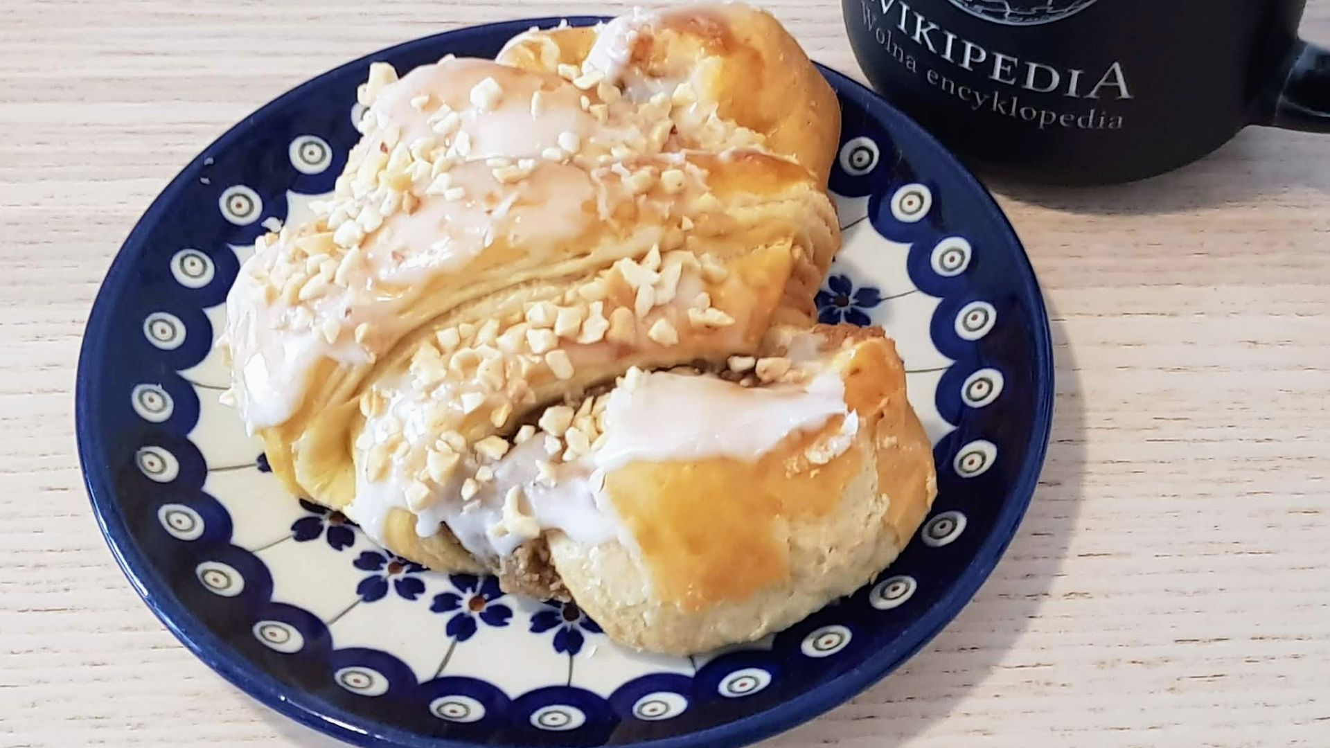 File:Wiki-croissant.jpg