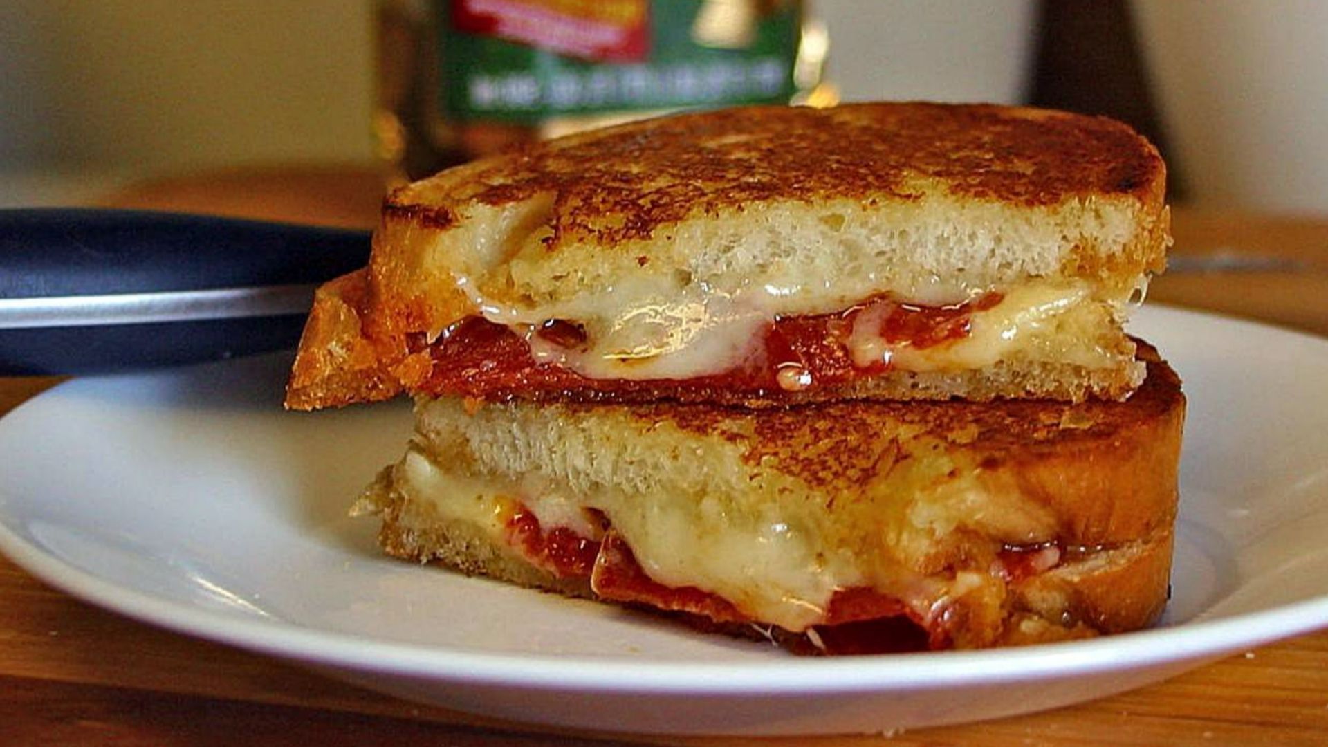 File:Grilled cheese sandwiches.jpg