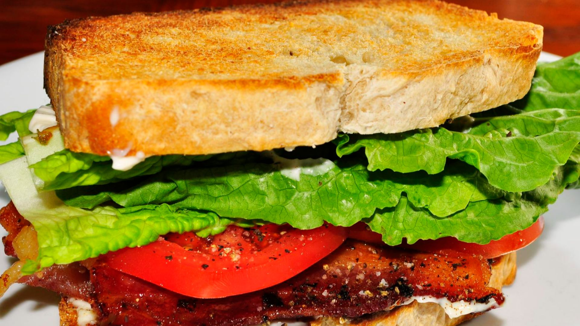 File:Mmm... BLT for me! (5487341380).jpg