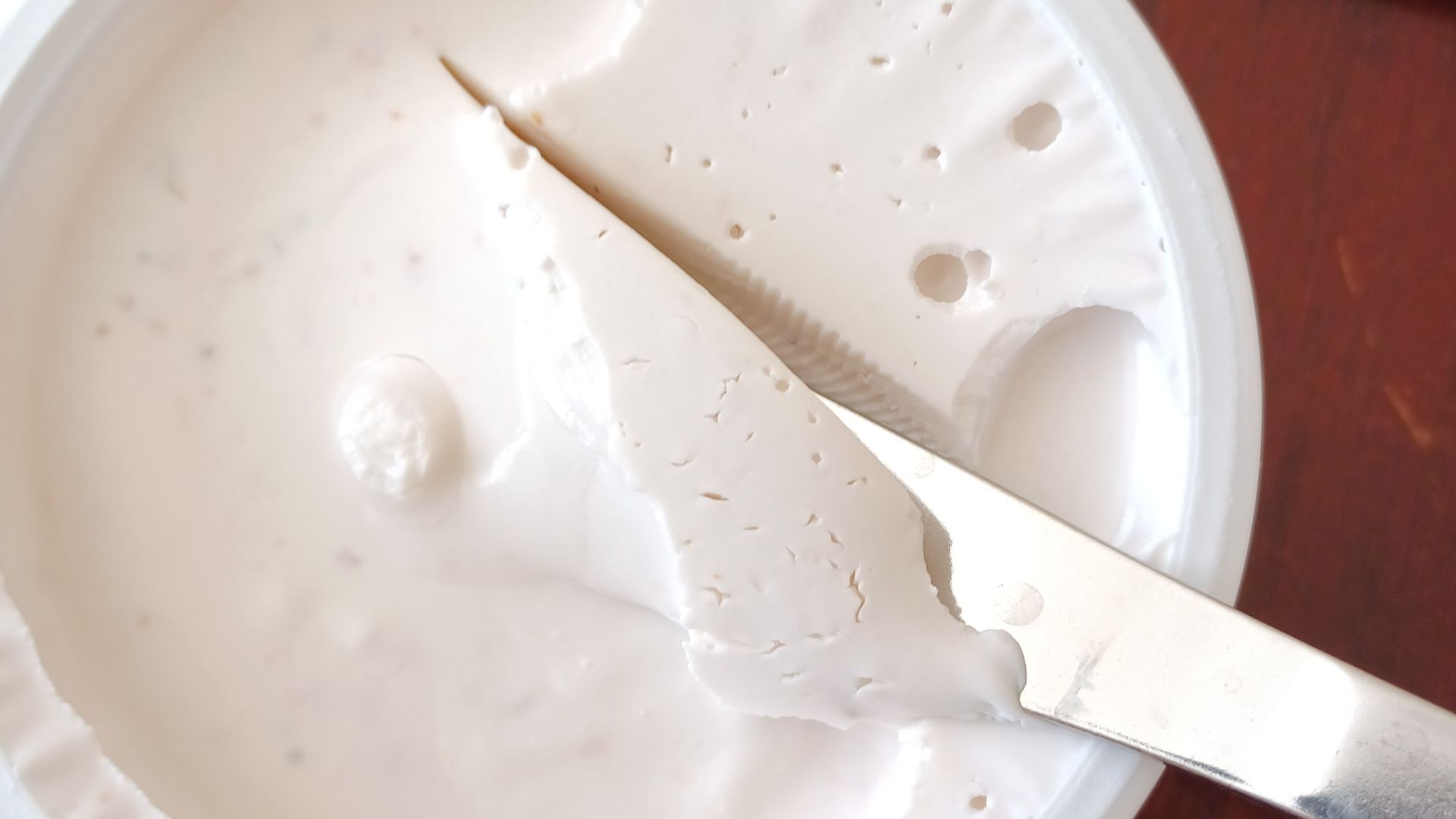 File:Modern Kitchen strawberry cream cheese 2.jpg