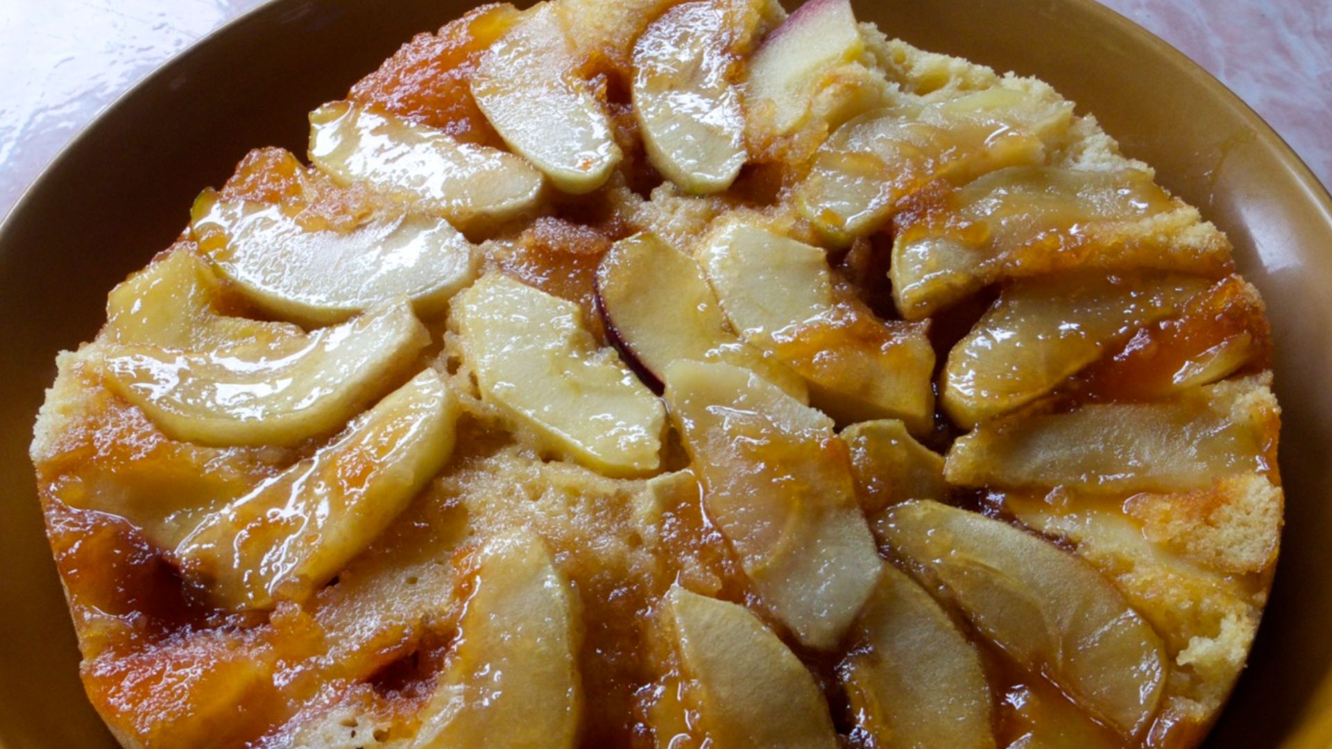 File:Apple Caramel Cake by Leela (8923962544).jpg