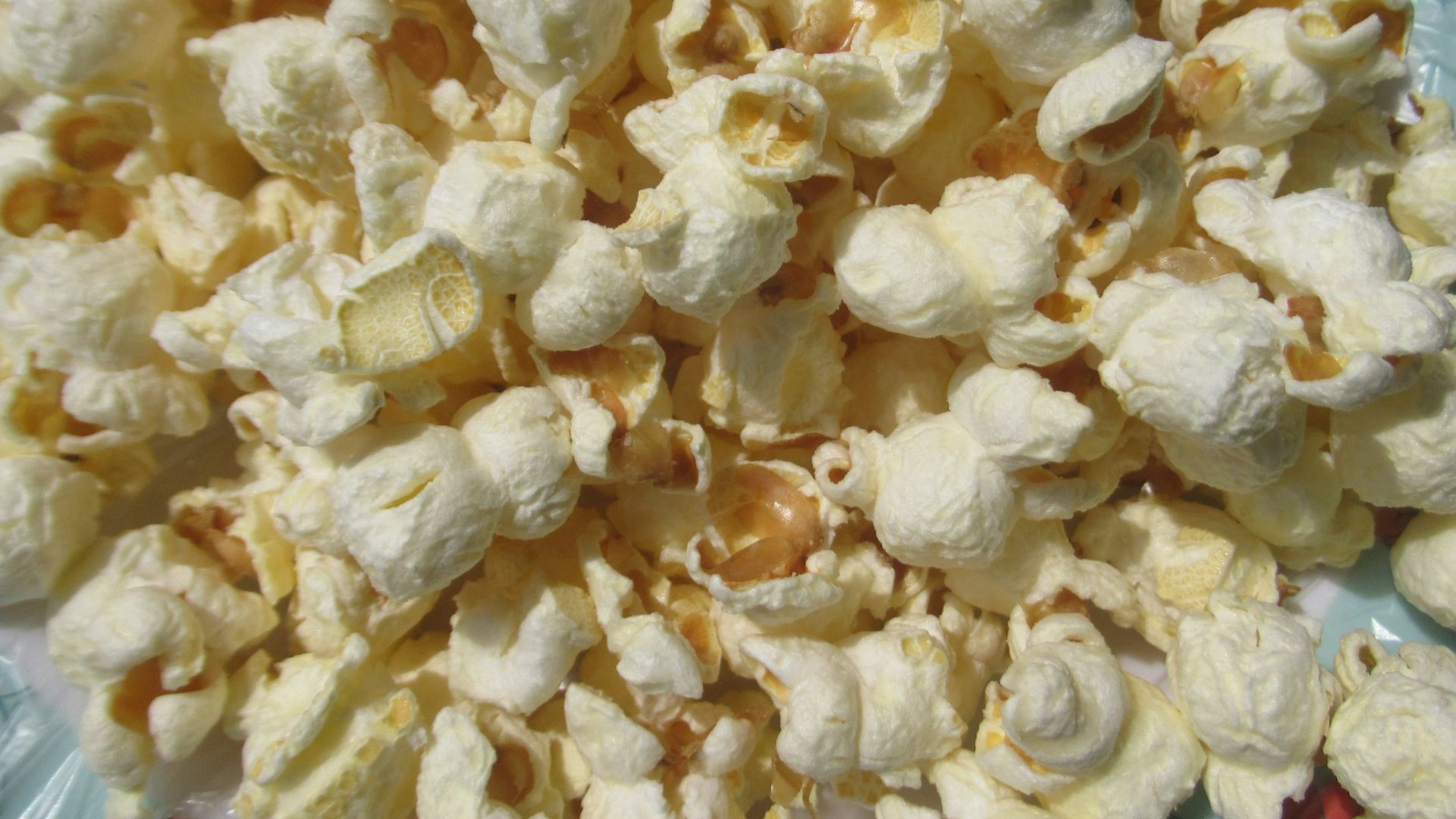 File:Smartfood White Cheddar Cheese Popcorn textures 3 February 2025 Philippines3.jpg