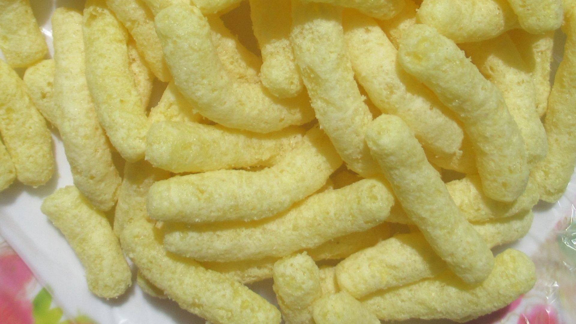 File:Simply Cheetos puffs 한국어white cheddarB.jpg