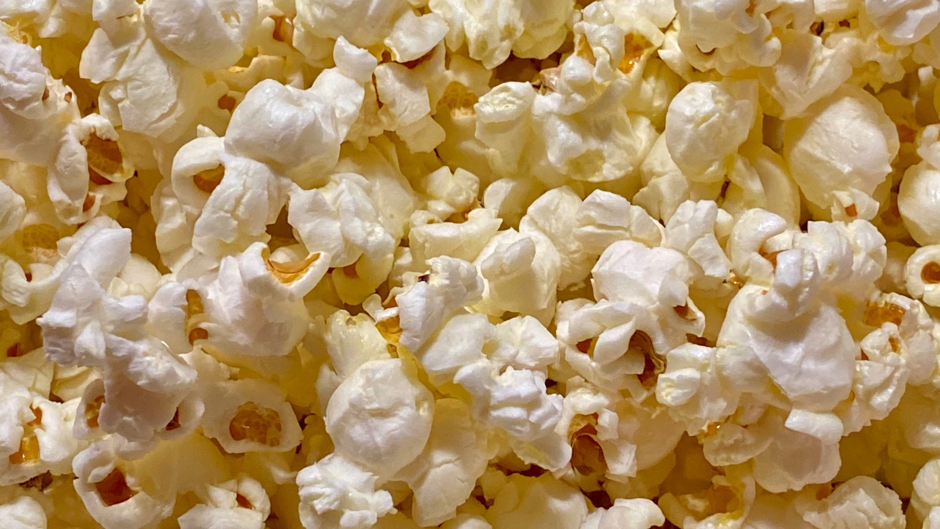 cooked popcorn
