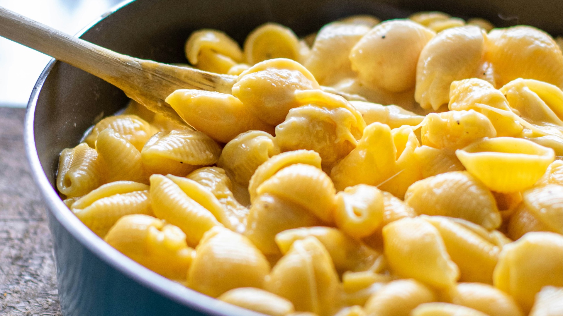 a bowl of macaroni and cheese