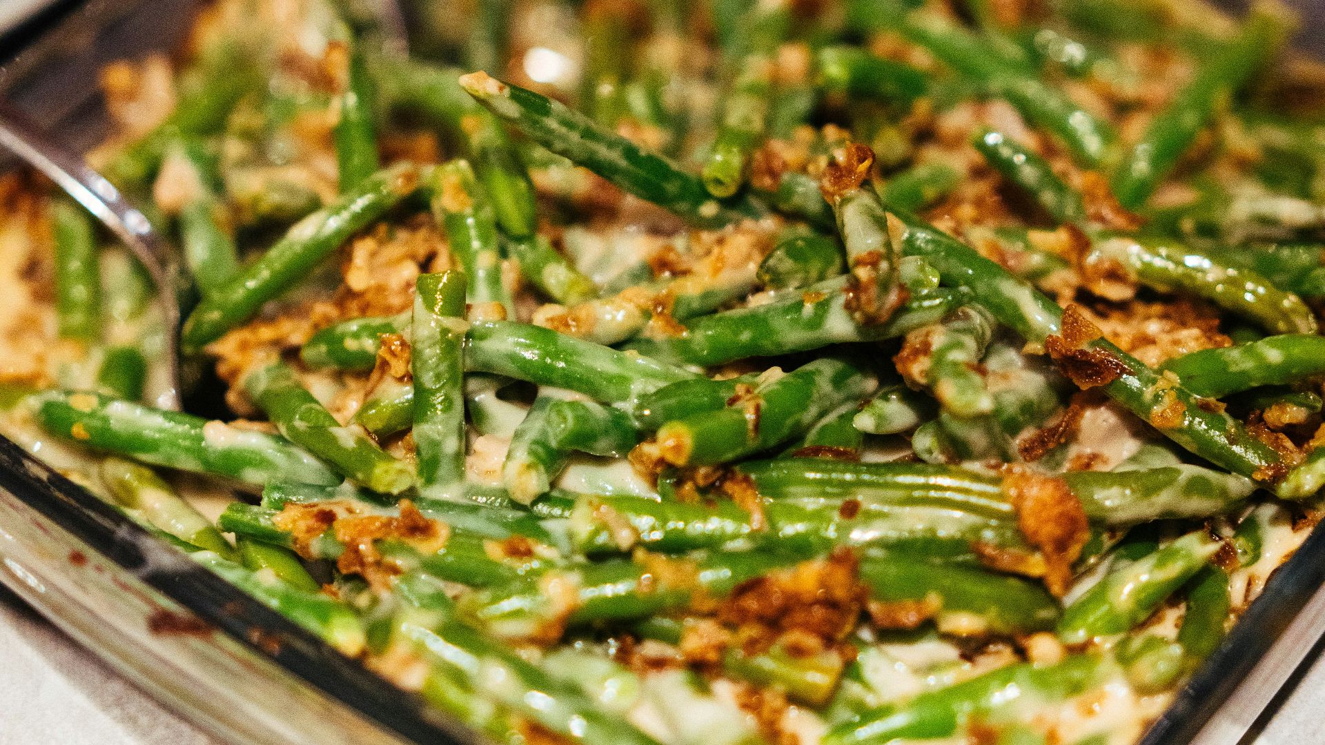 Creamy green bean casserole with crispy topping