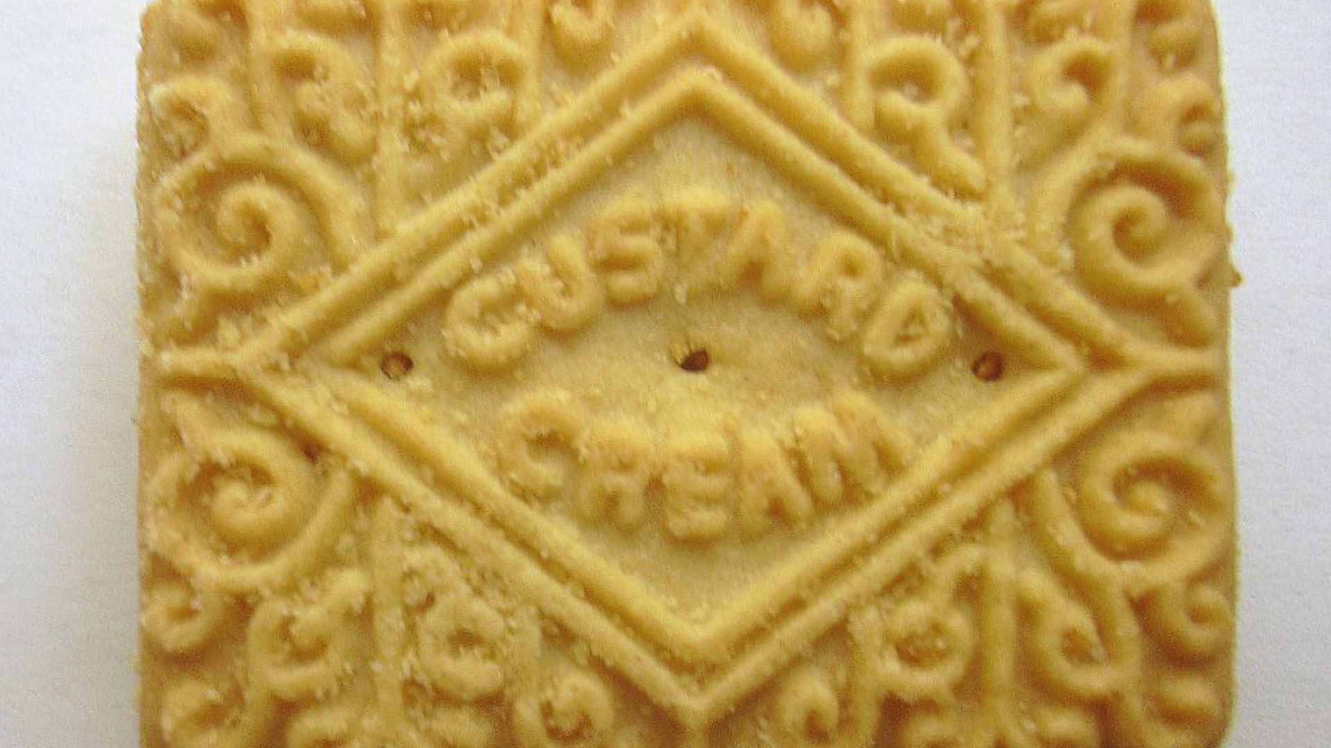 File:Custard cream biscuit.jpg