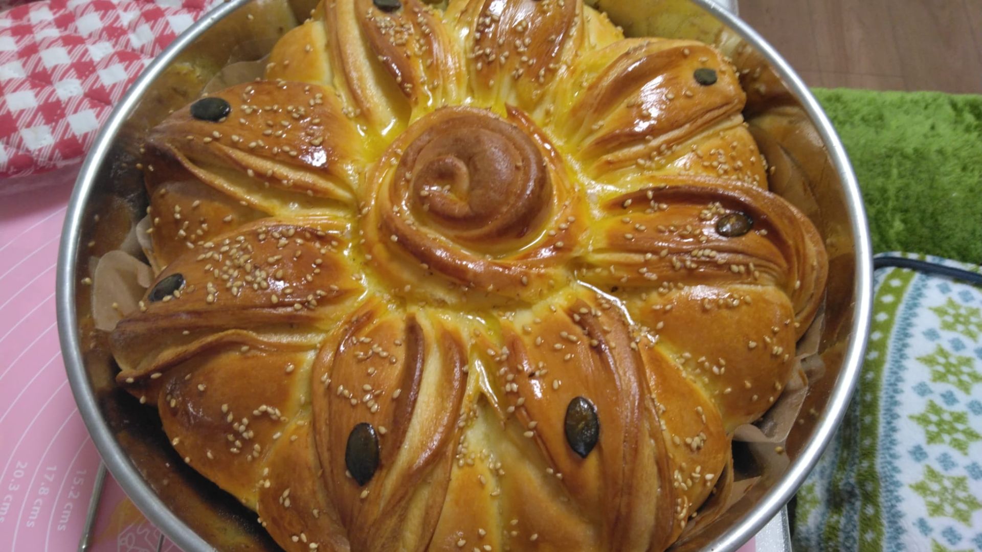 File:Česnica bread.jpg