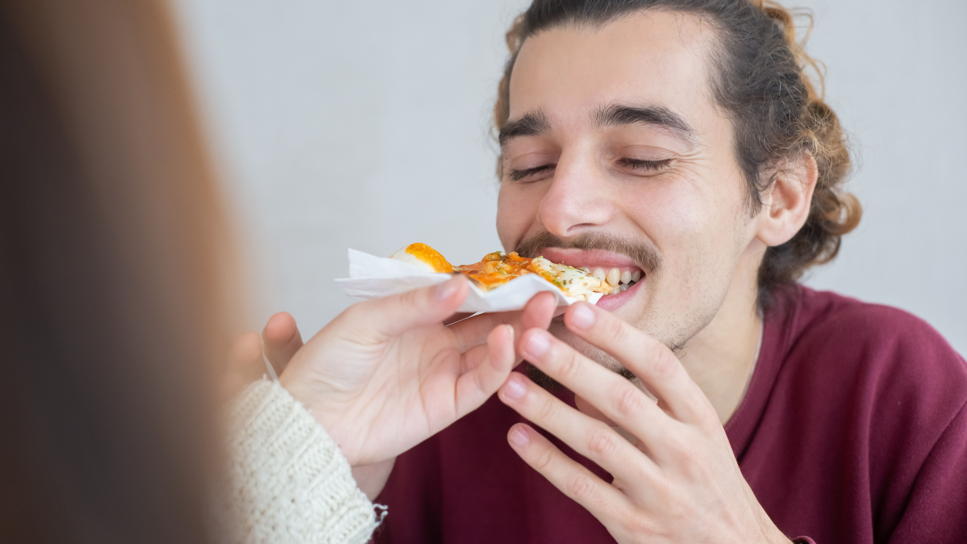man-eat-pizza-happy-thumb-rss.png