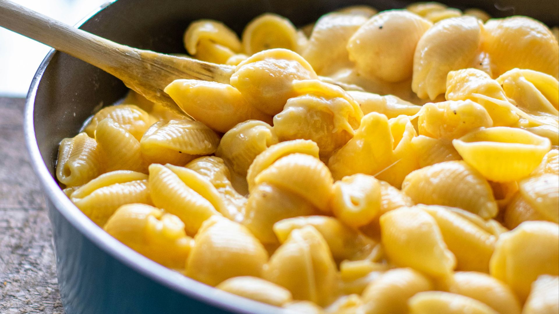 a bowl of macaroni and cheese