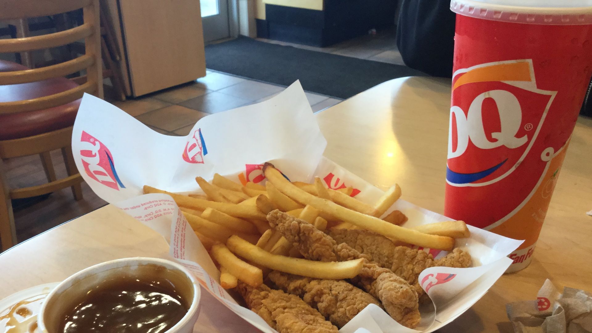 File:Dairy Queen Chicken Strip Basket 2017 Edmonton.jpg